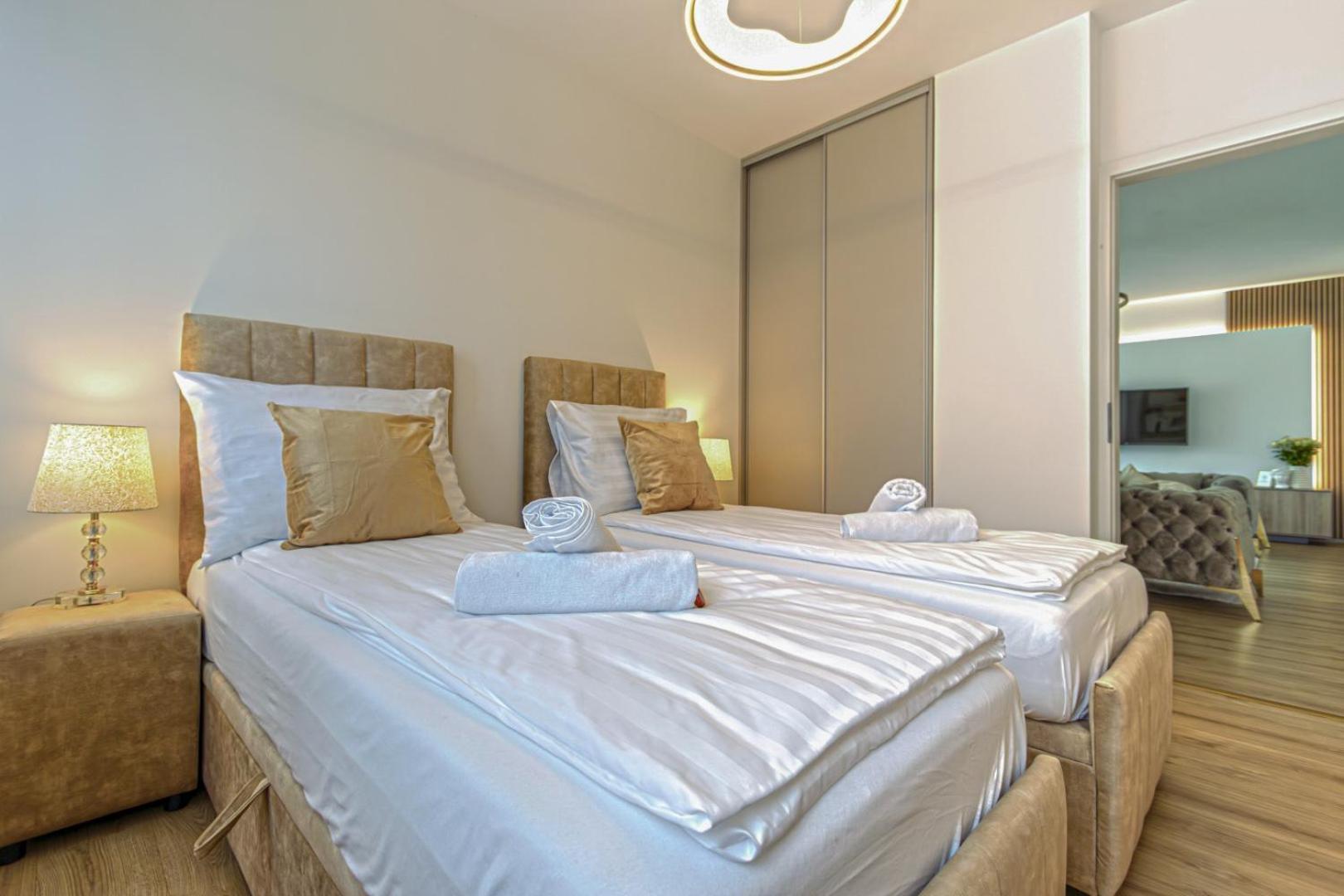Dioro Luxury Residence - Free garage parking - 3 separate bdr - 2bathr - AC - Self check-in