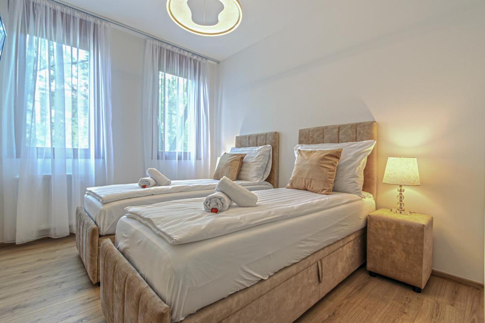 Dioro Luxury Residence - Free garage parking - 3 separate bdr - 2bathr - AC - Self check-in