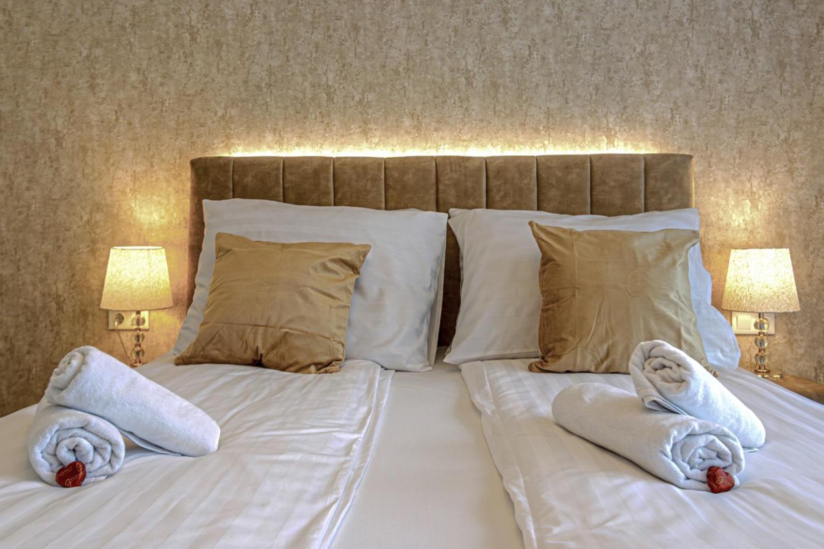 Dioro Luxury Residence - Free garage parking - 3 separate bdr - 2bathr - AC - Self check-in