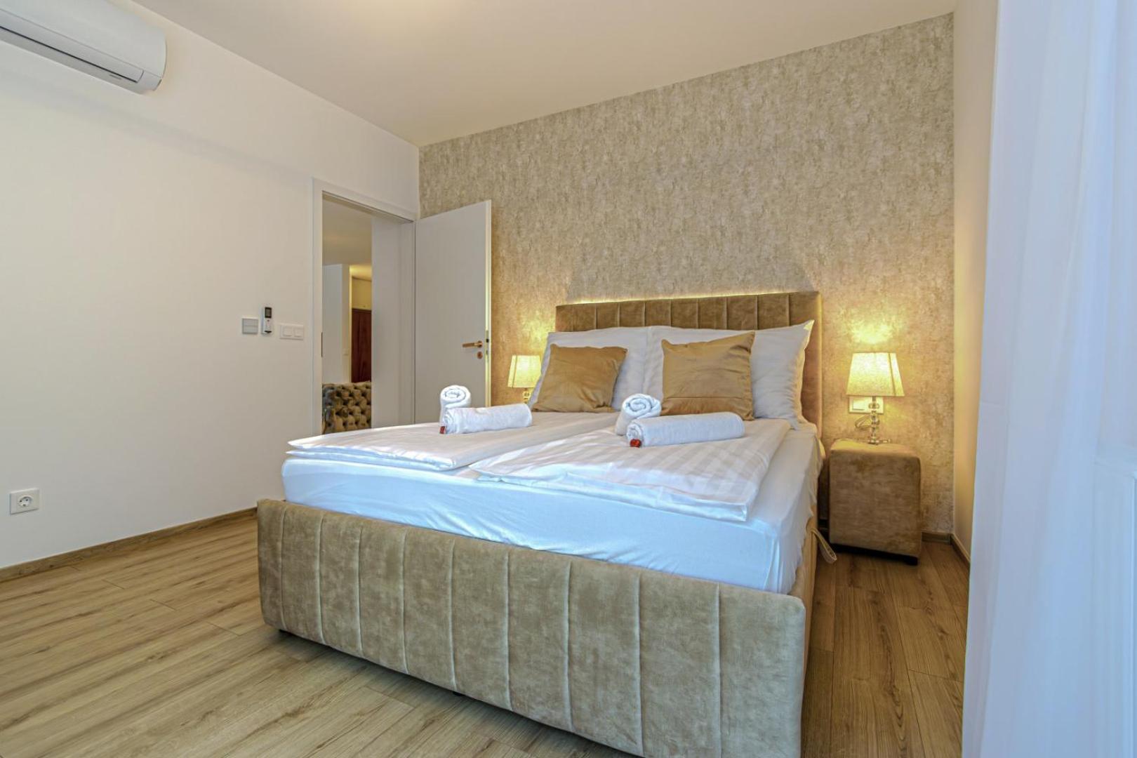 Dioro Luxury Residence - Free garage parking - 3 separate bdr - 2bathr - AC - Self check-in