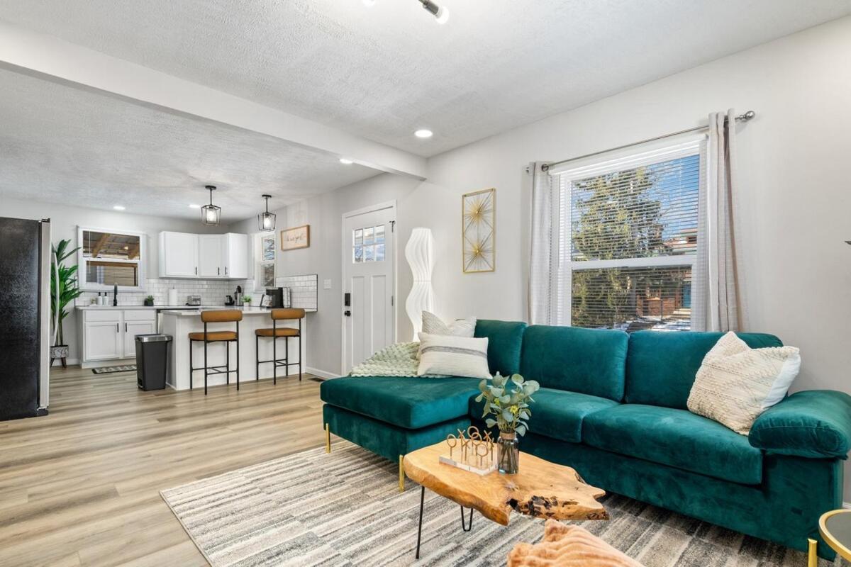 Game Room Retreat with Firepit and Gym, Sleeps 12