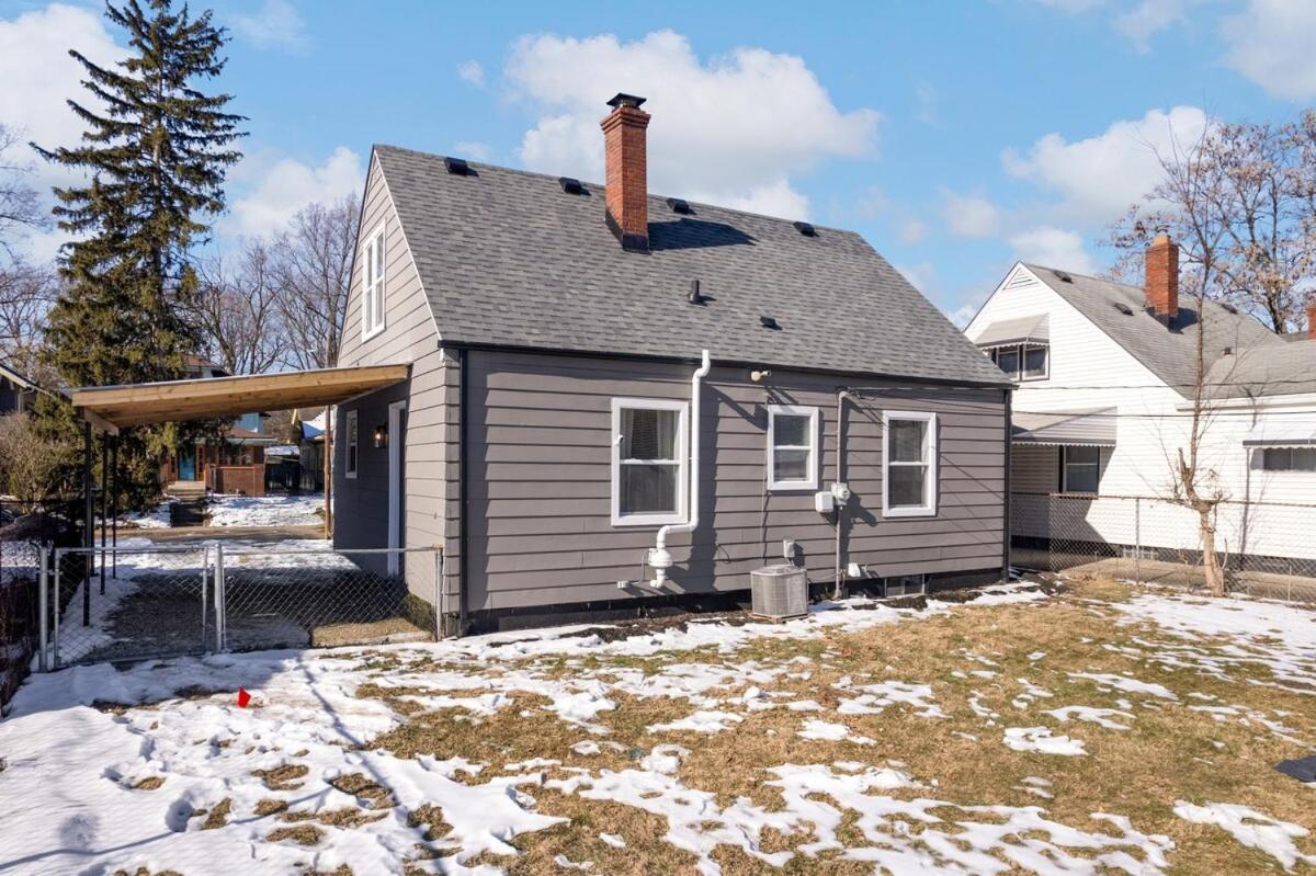 Game Room Retreat with Firepit and Gym, Sleeps 12