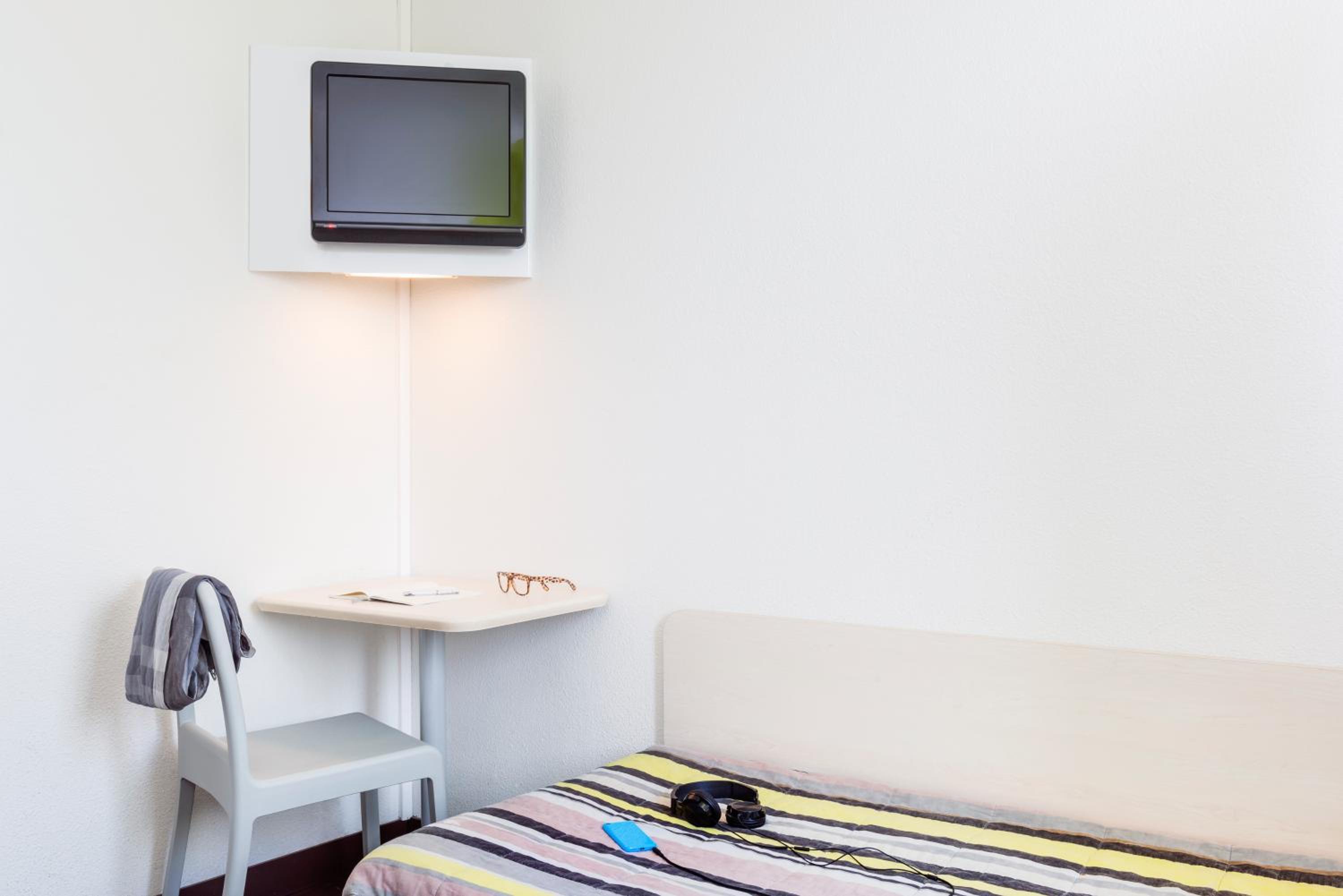 Hotel First Eco Savigny Villemoisson Centre Commercial Carrefour 3