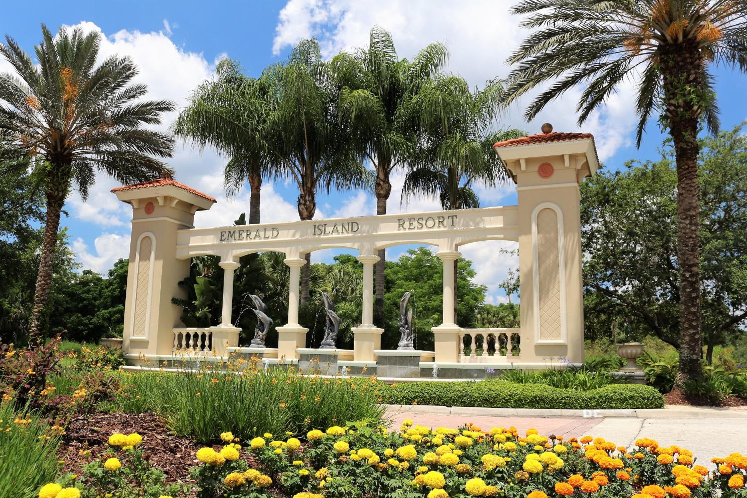 Luxury Emerald Island Resort Villa with Stunning Pool Deck and Lake View Near Disney