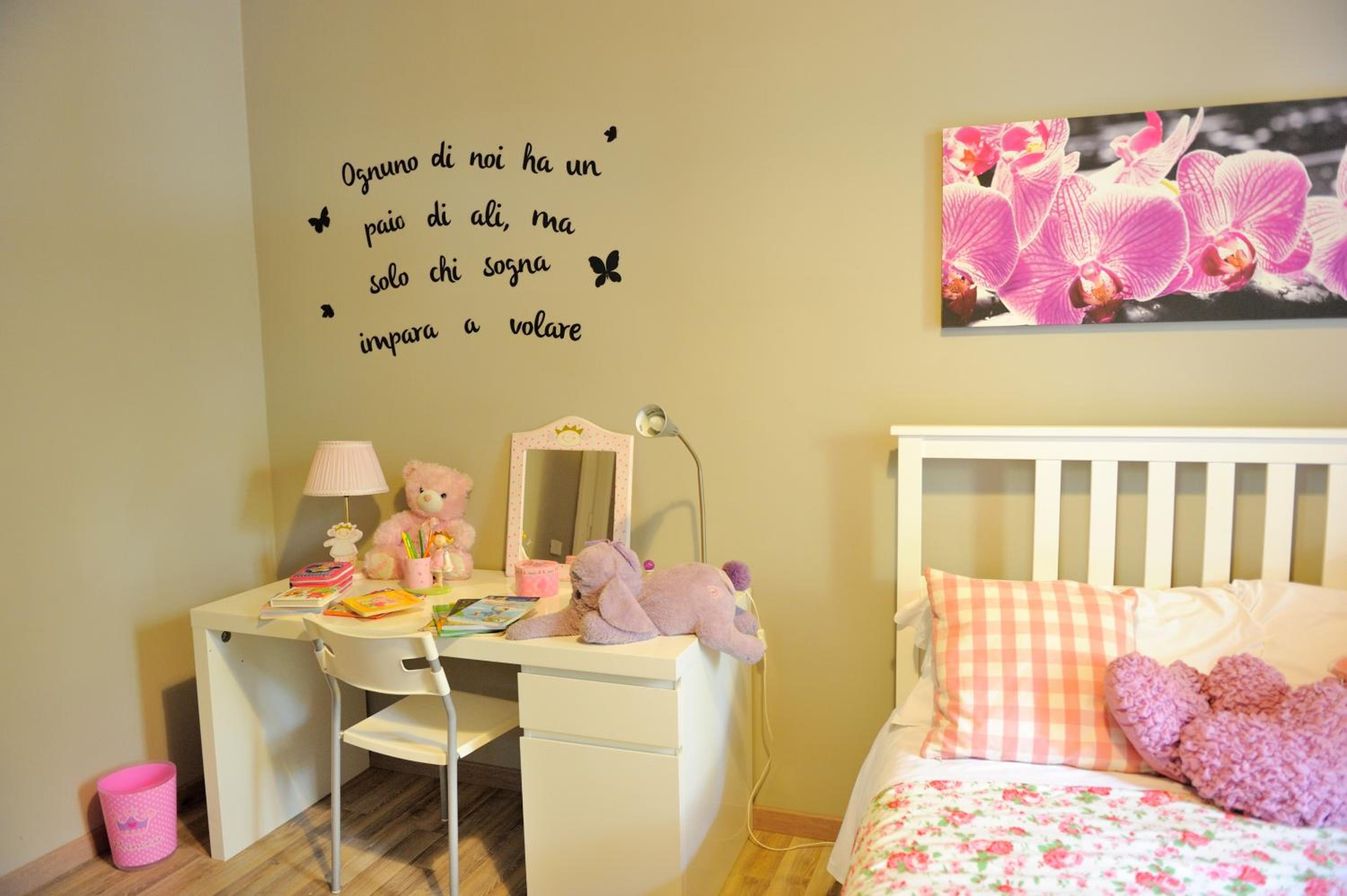 Alexia Home