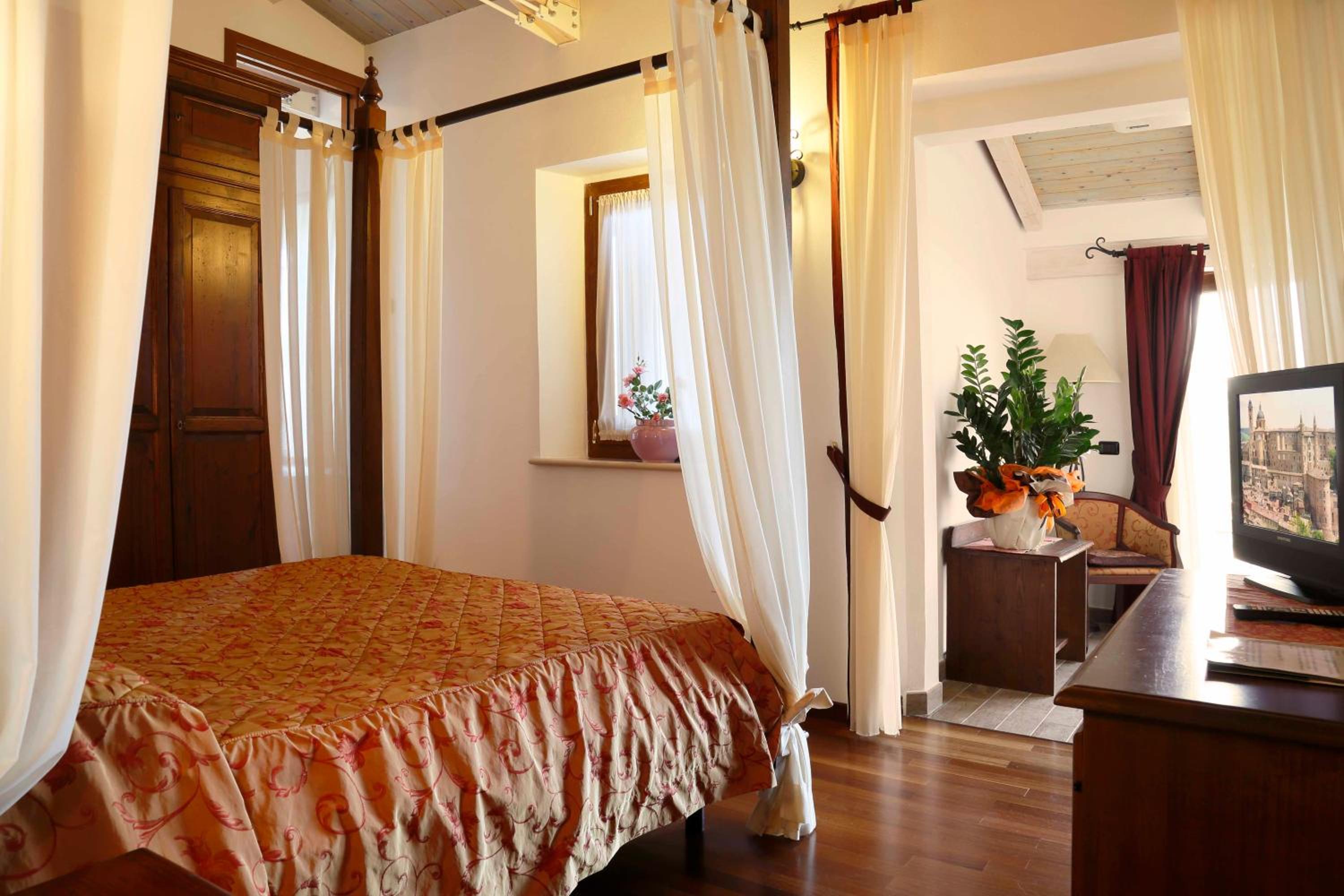 Colleverde Country House & SPA Urbino view 4