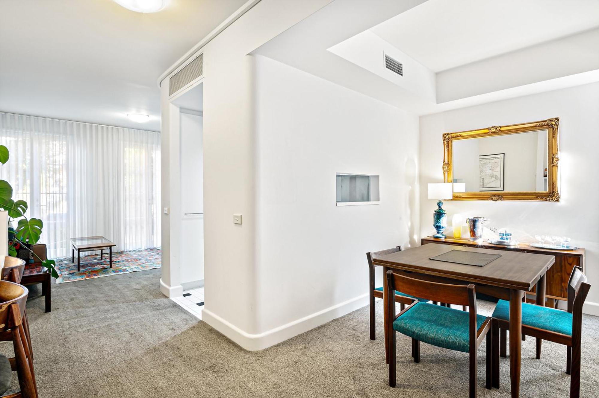 Modern East Melbourne 2-Bed Apartment with Parking
