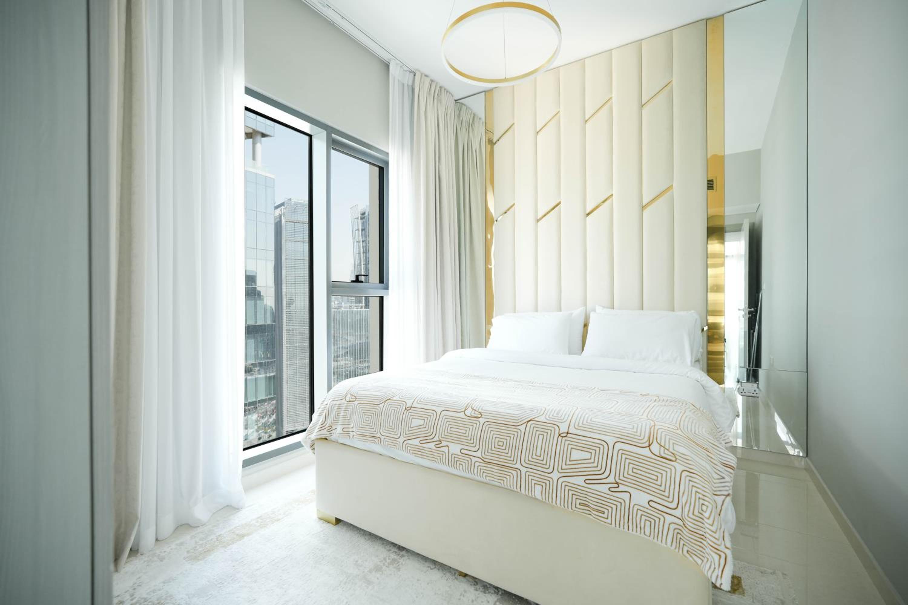 KeyRock Living - Lakeview Luxury in Zada Tower
