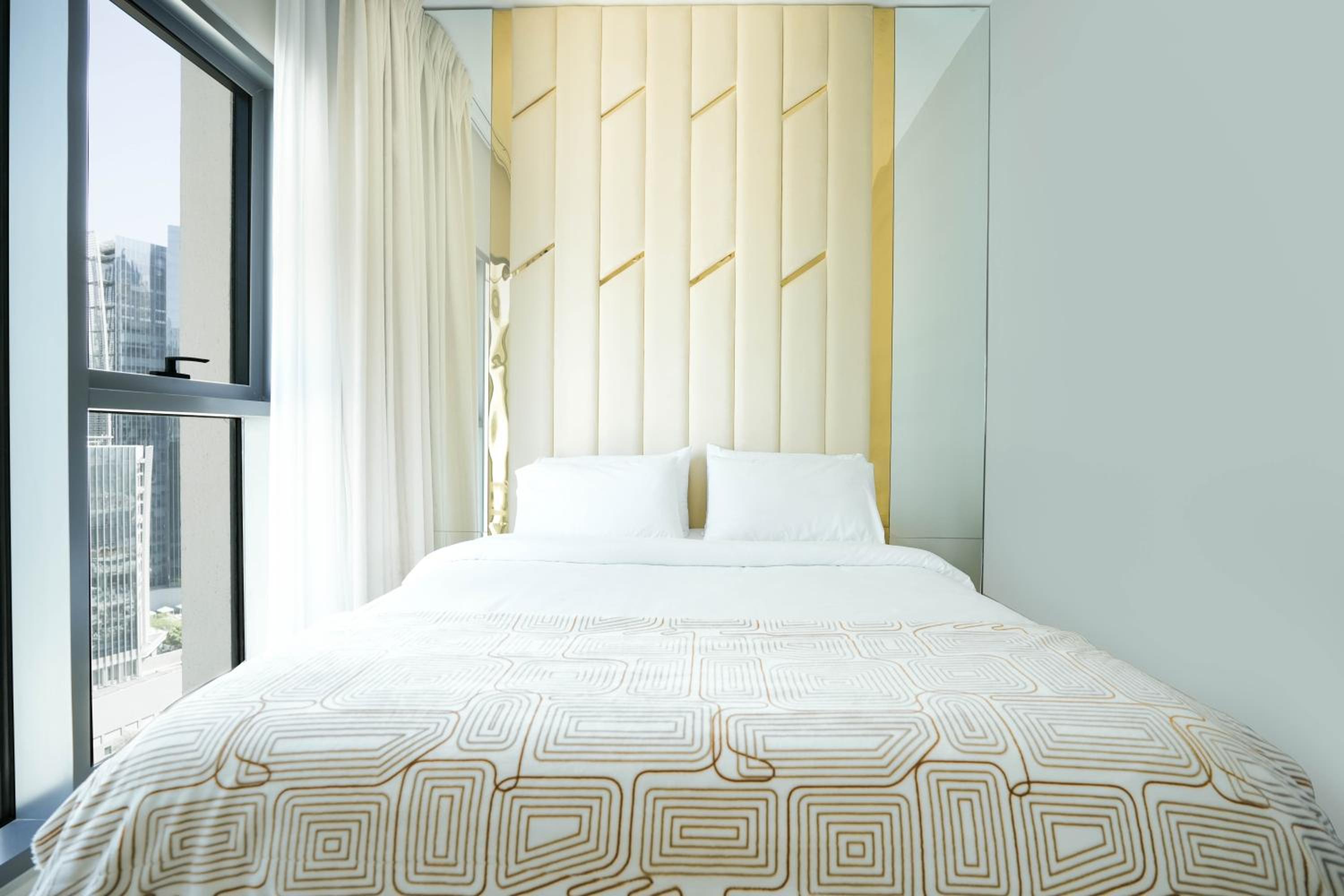 KeyRock Living - Lakeview Luxury in Zada Tower