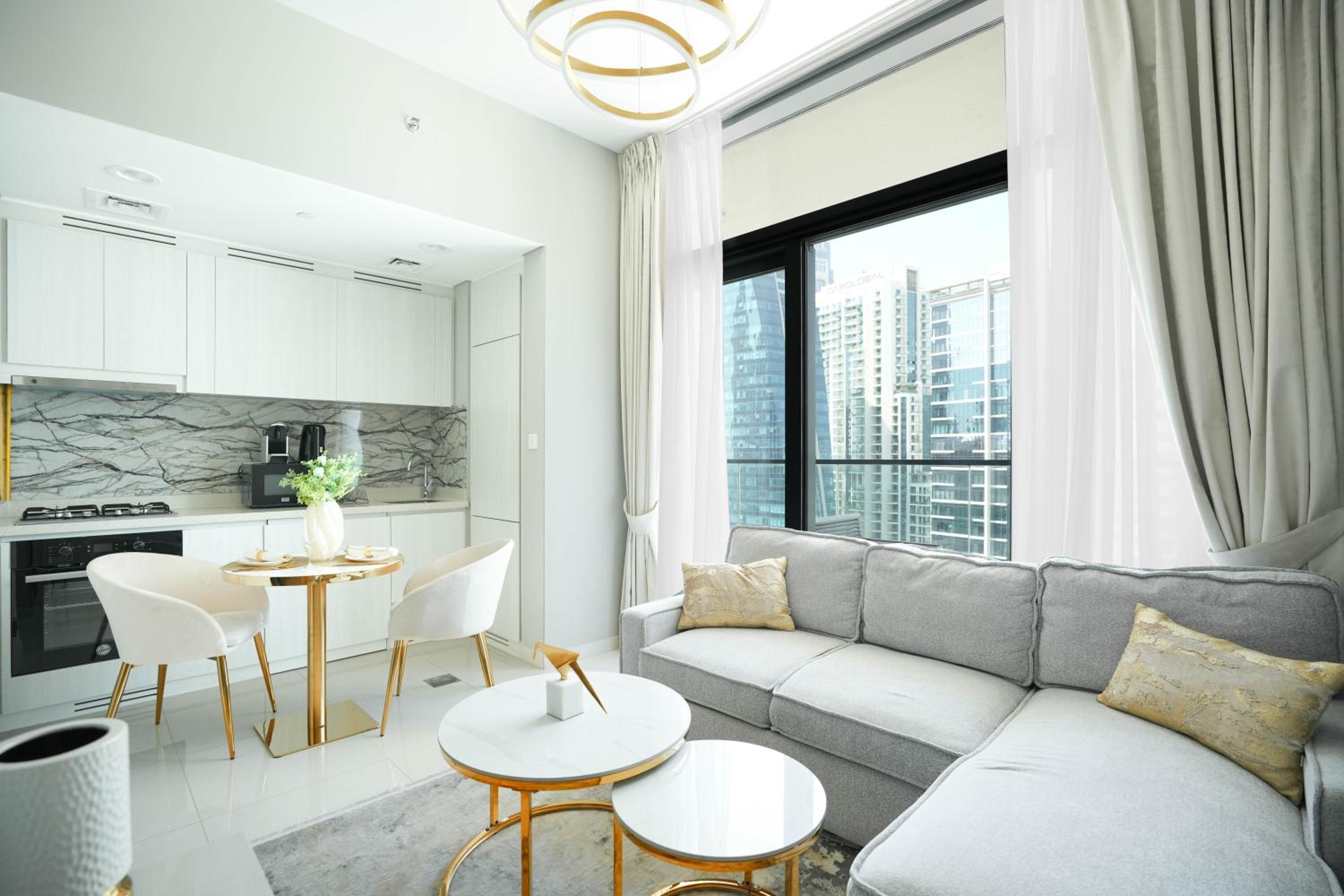 KeyRock Living - Lakeview Luxury in Zada Tower