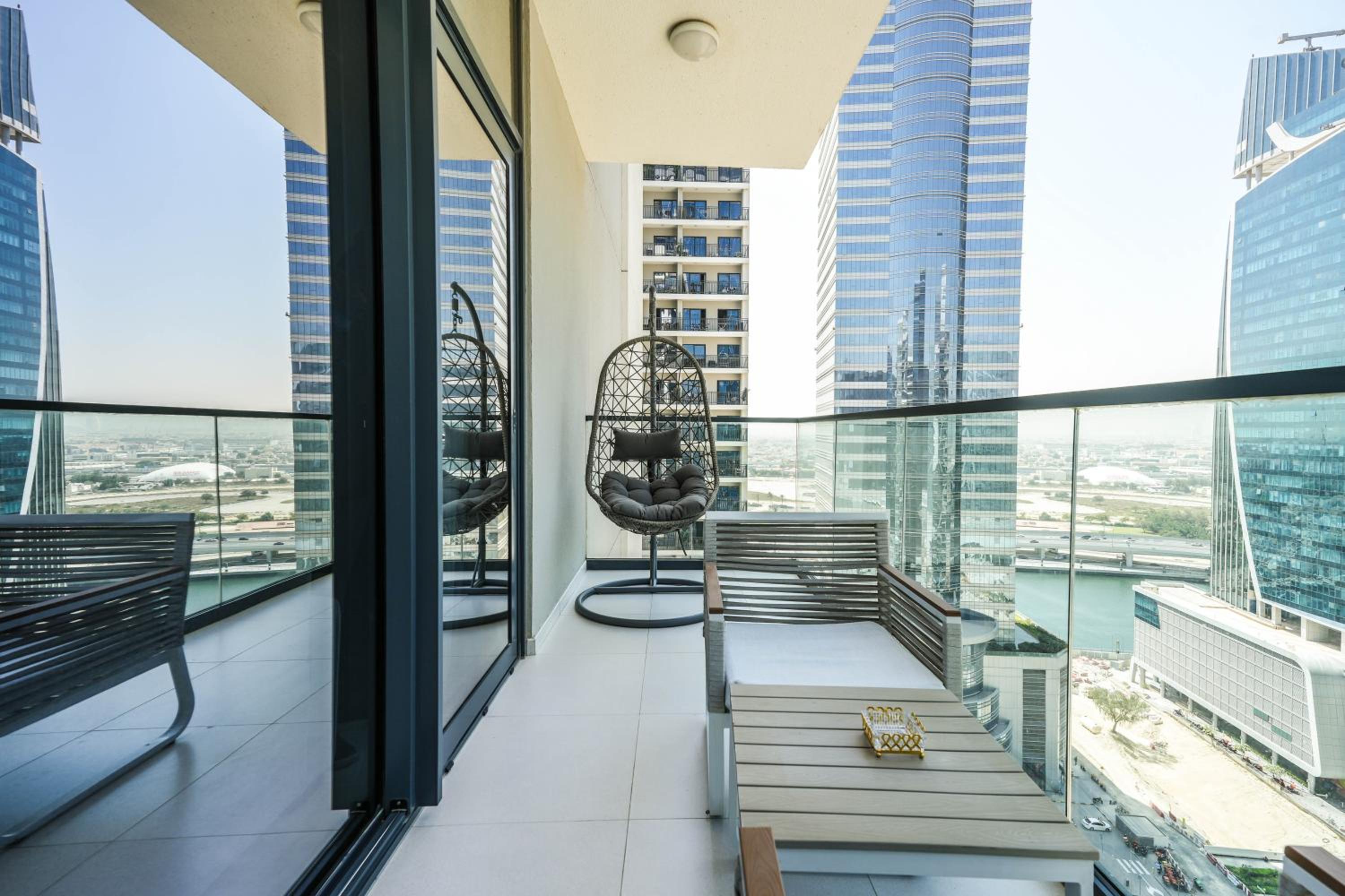 KeyRock Living - Lakeview Luxury in Zada Tower