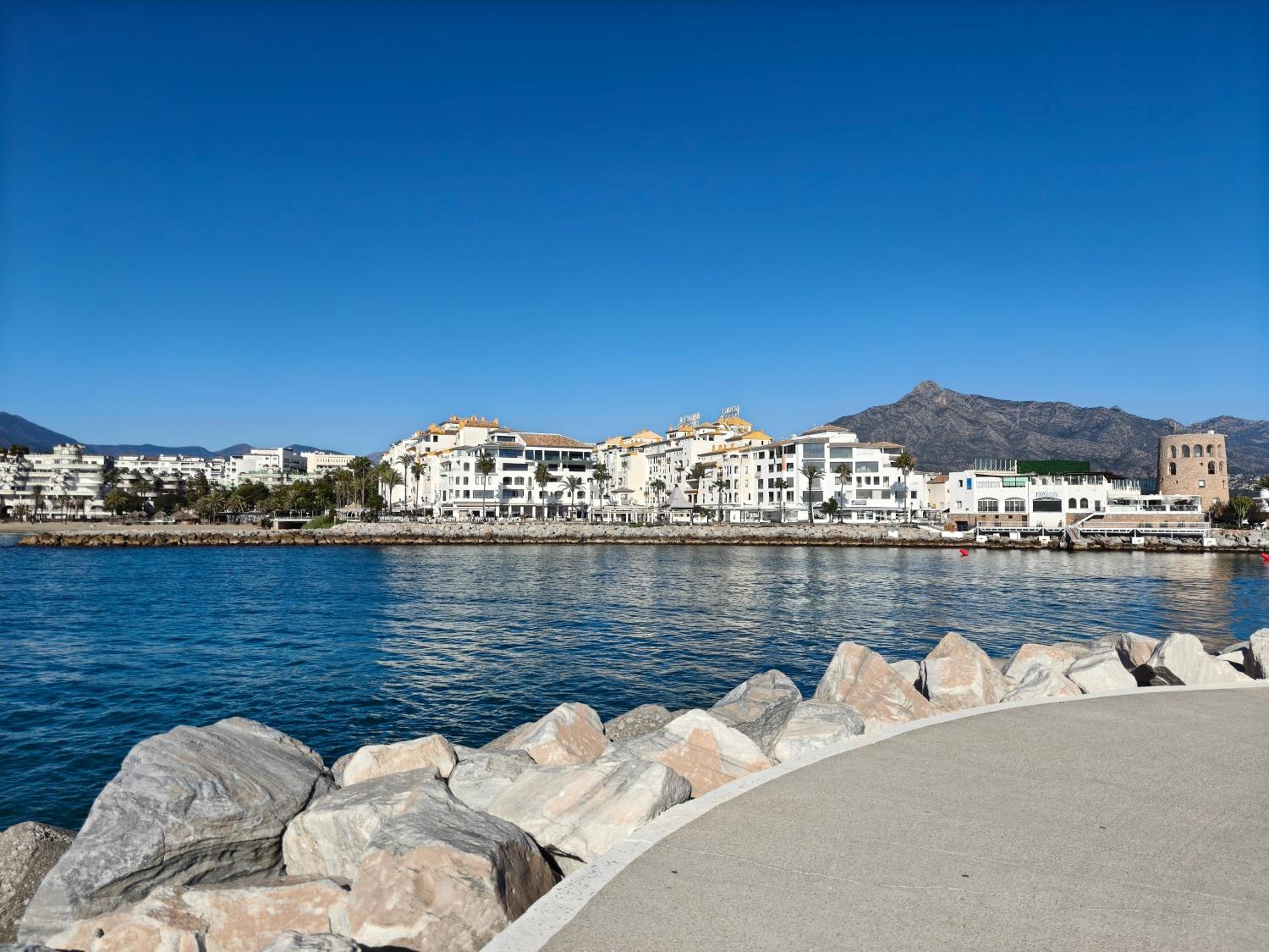 Luminoso loft con piscina en Puerto Banús
