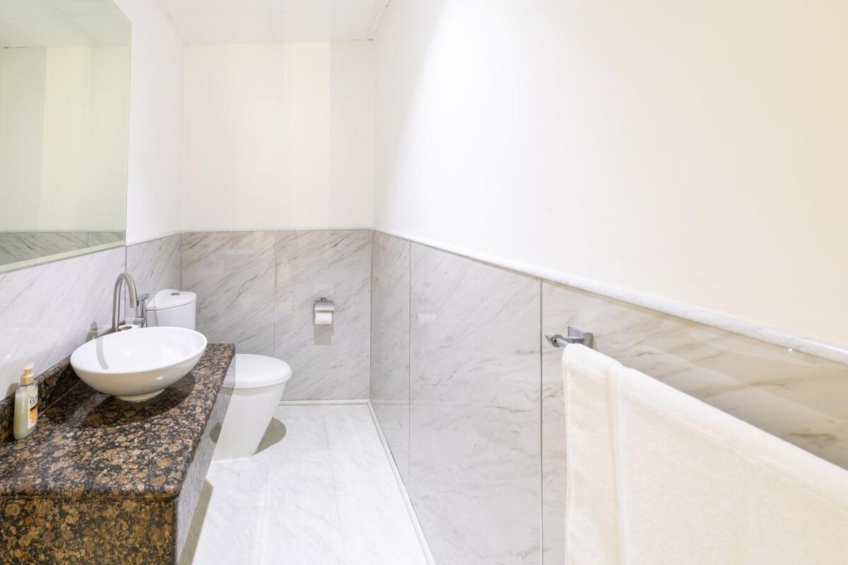Near Beach Luxurious 2-Bedroom in JBR