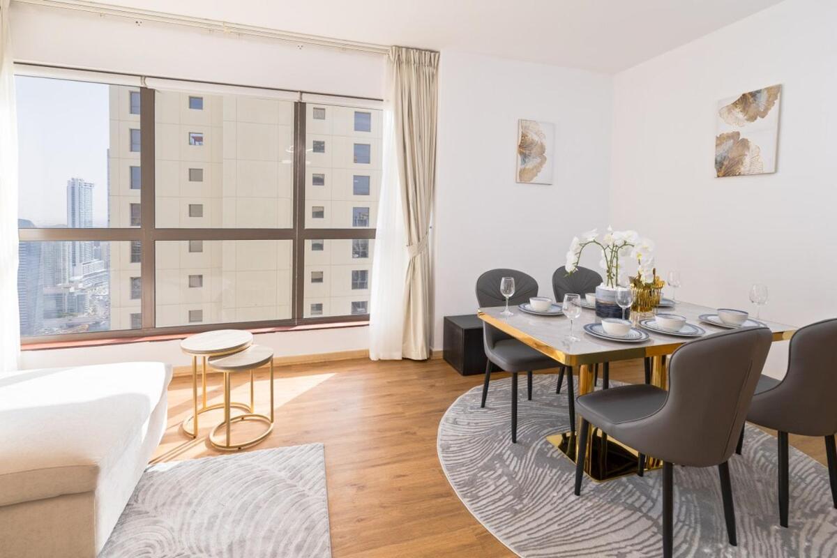 Near Beach Luxurious 2-Bedroom in JBR