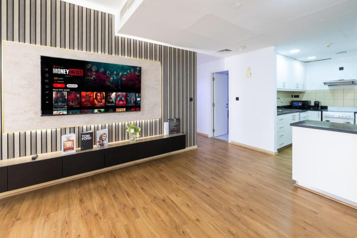 Near Beach Luxurious 2-Bedroom in JBR