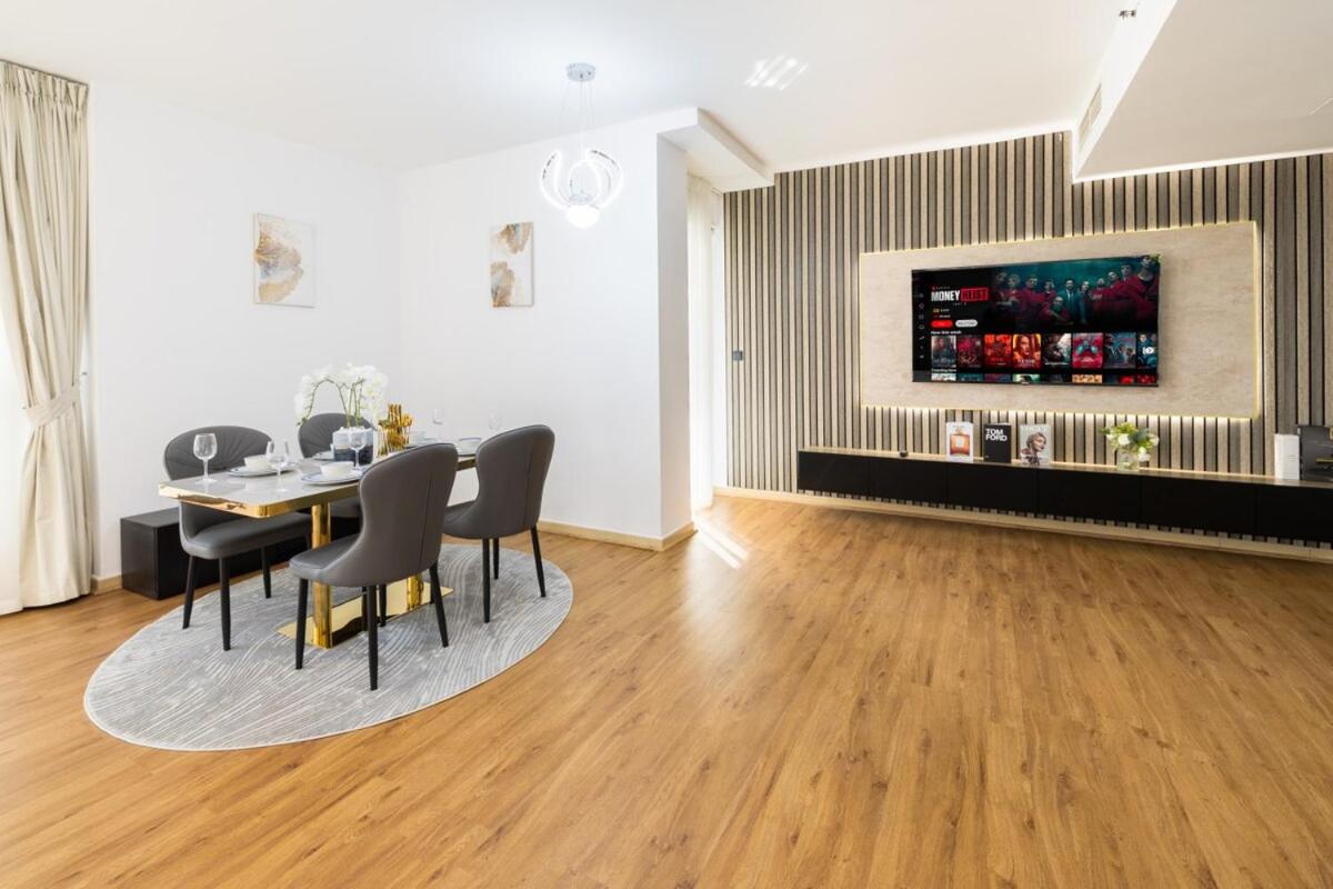 Near Beach Luxurious 2-Bedroom in JBR