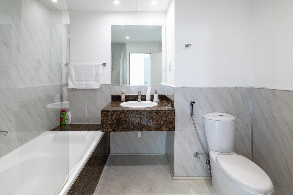 Near Beach Luxurious 2-Bedroom in JBR