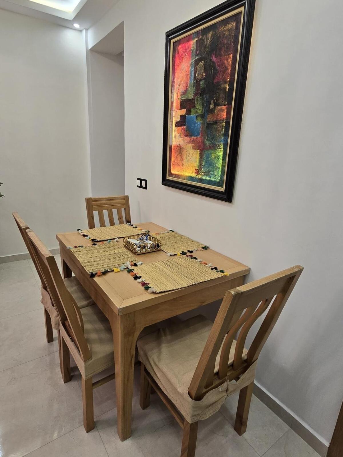 Chic 2BR Apt - Walk to Beach