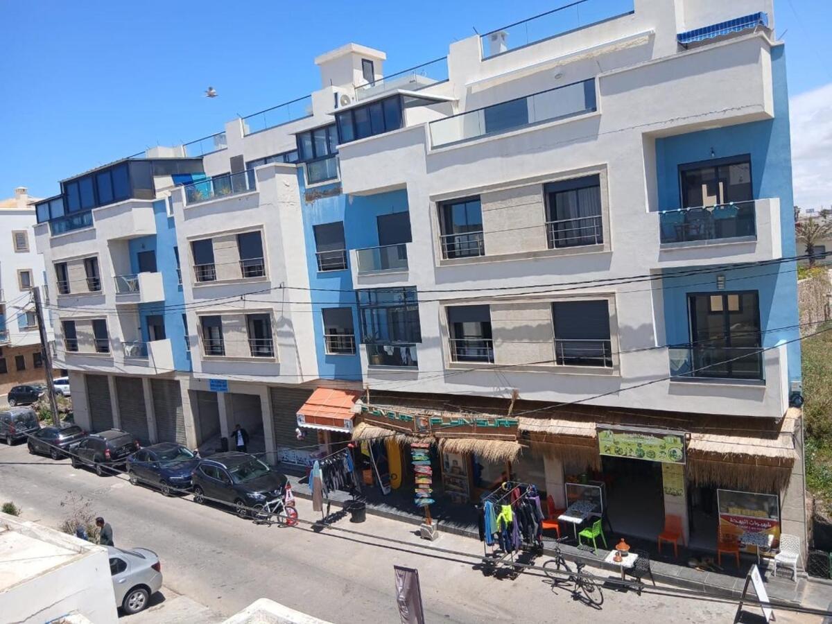 Chic 2BR Apt - Walk to Beach