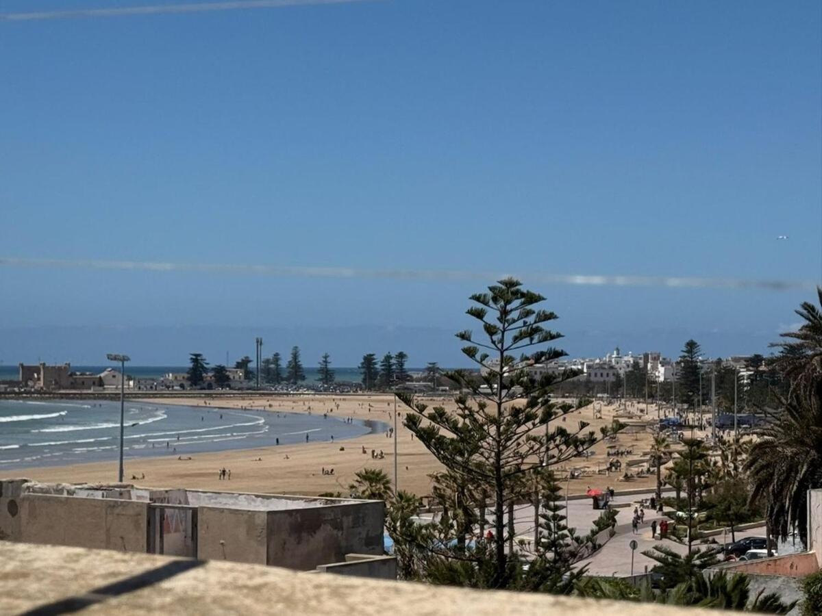 Chic 2BR Apt - Walk to Beach
