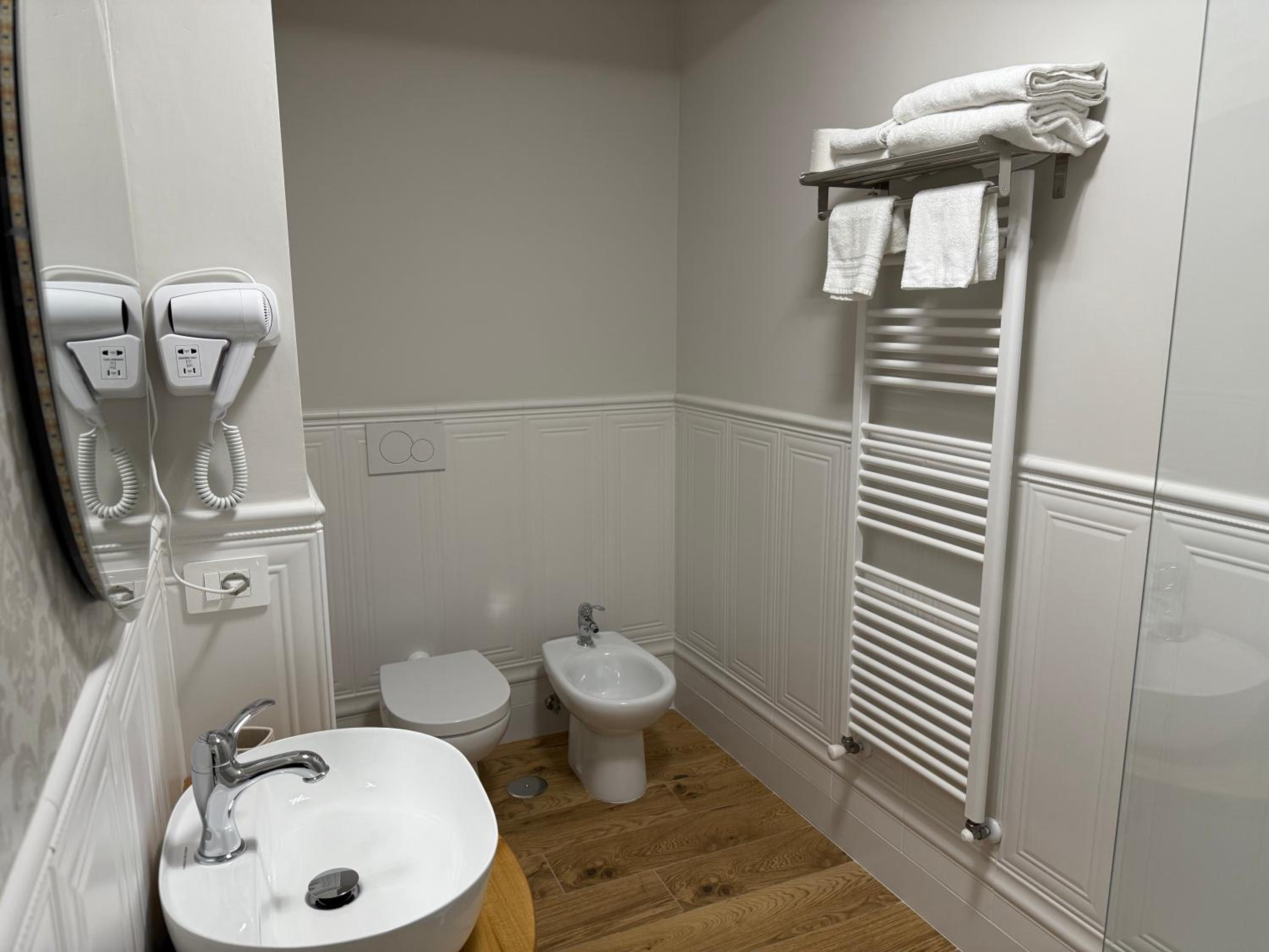 Emy Suites
