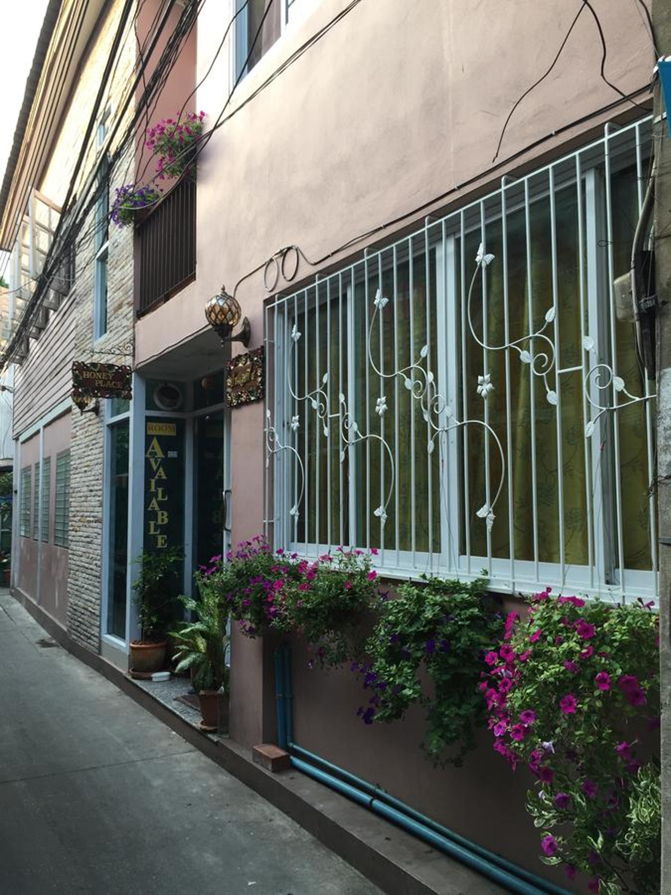 Ricos Honey Place Guesthouse