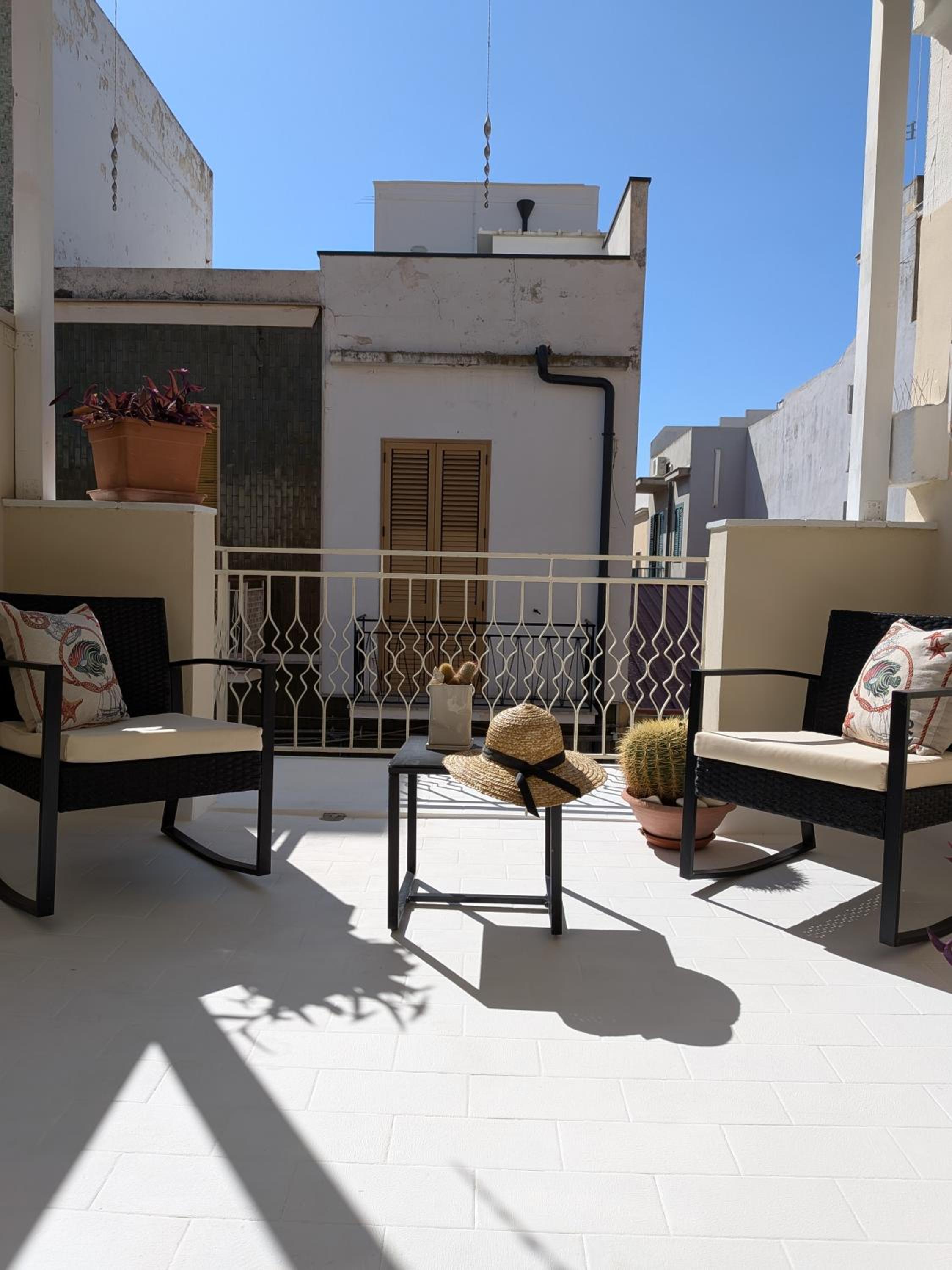 Libeccio House - Relax con Balcone Privato ad Avola