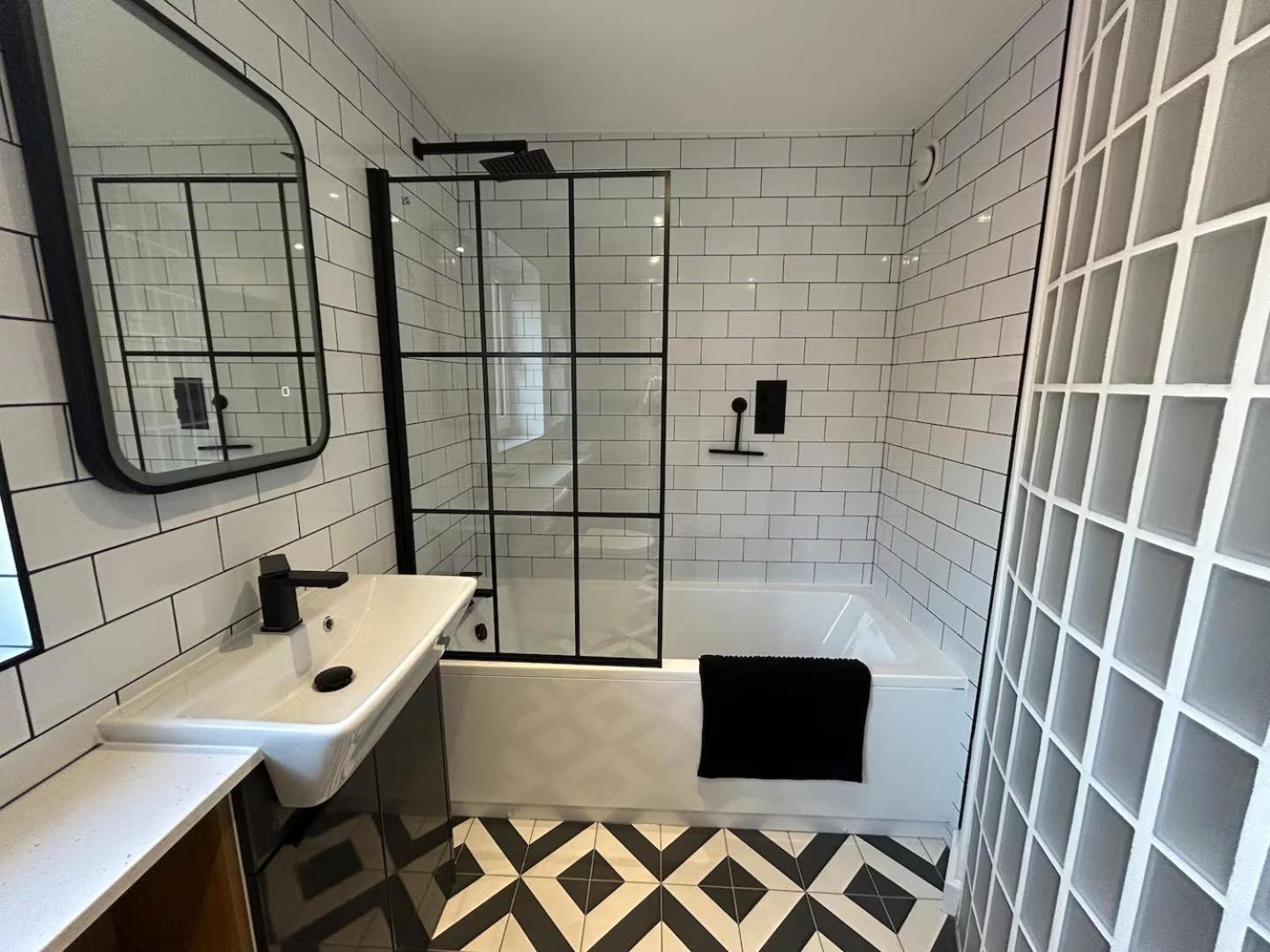 2-Bedroom Modern Home in Historic Lincoln