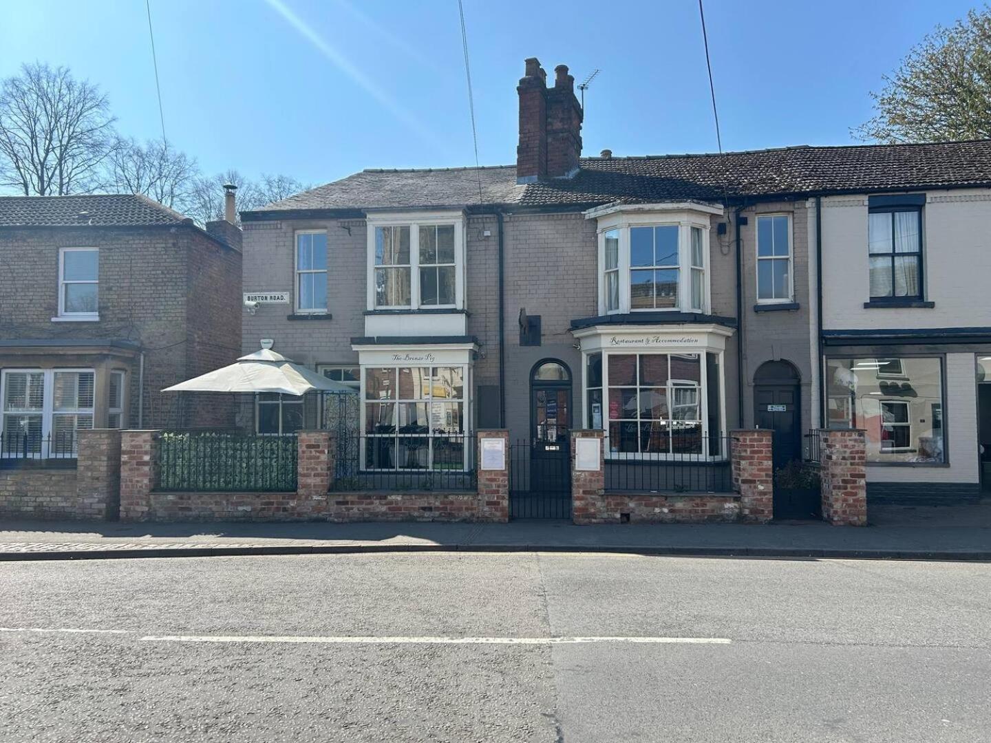 2-Bedroom Modern Home in Historic Lincoln