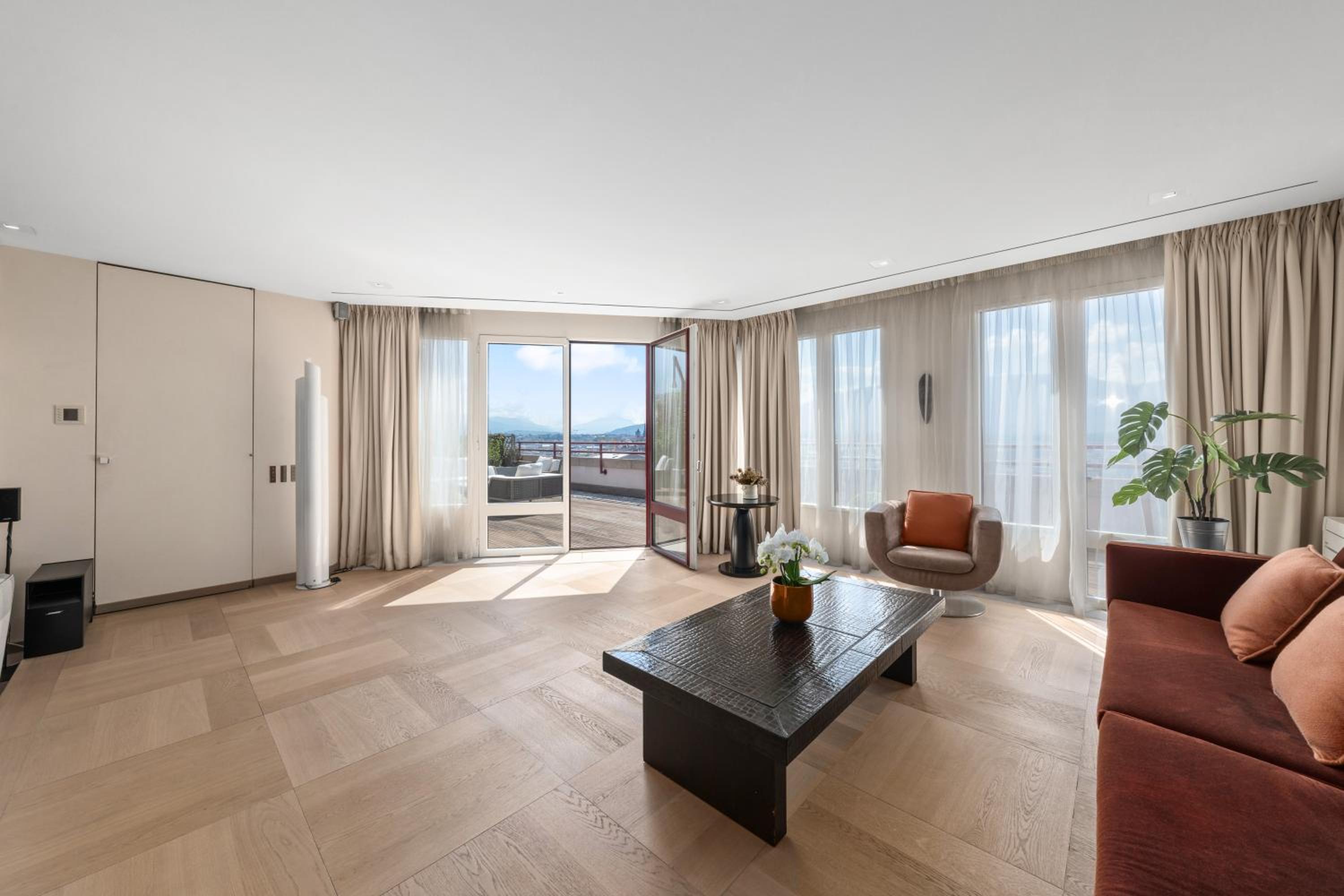 Exclusive 3 Bedroom Luxury penthouse