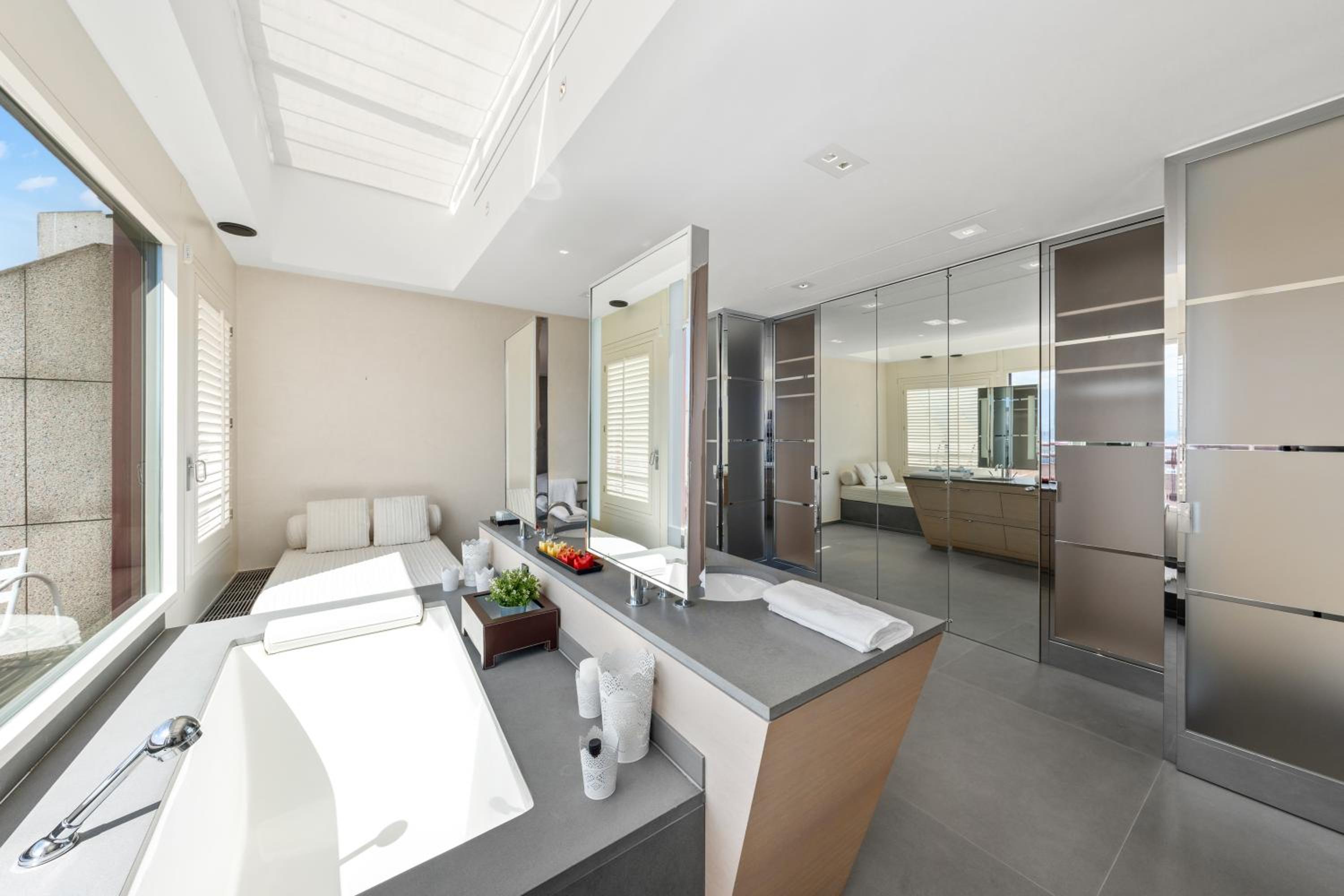 Exclusive 3 Bedroom Luxury penthouse