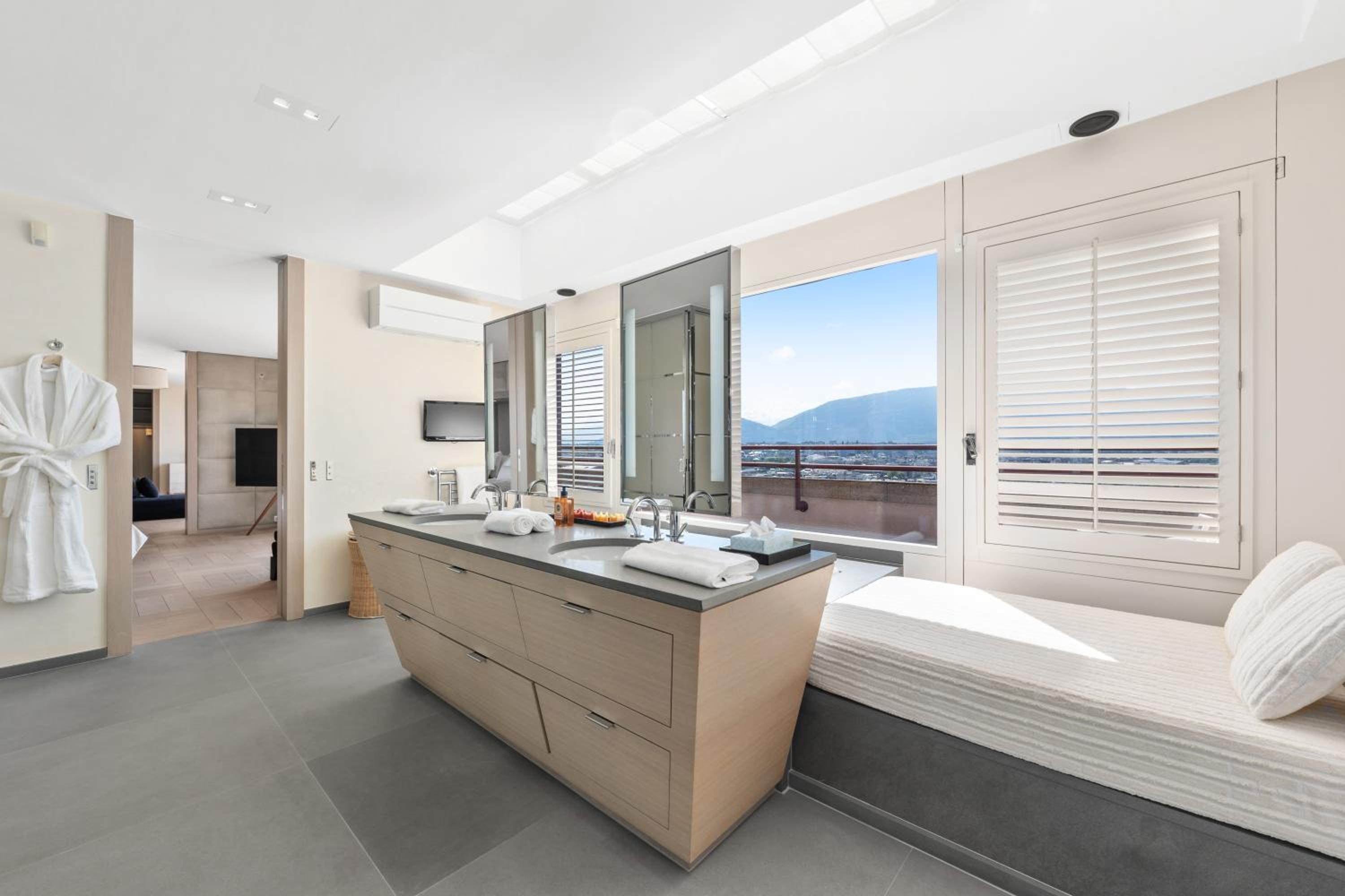Exclusive 3 Bedroom Luxury penthouse