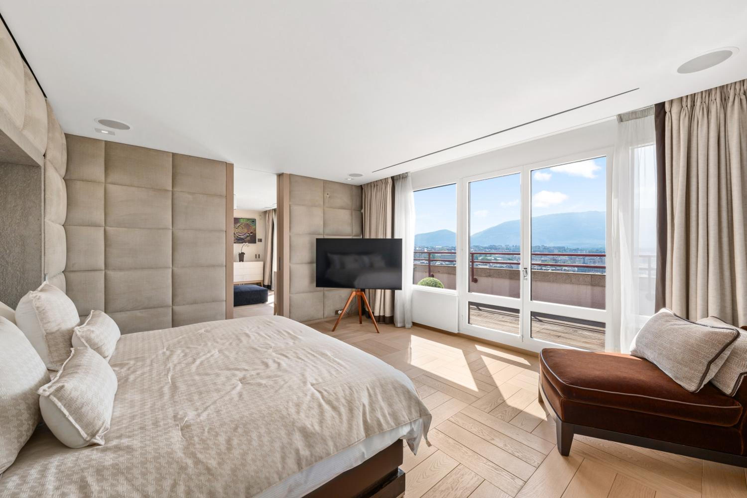Exclusive 3 Bedroom Luxury penthouse