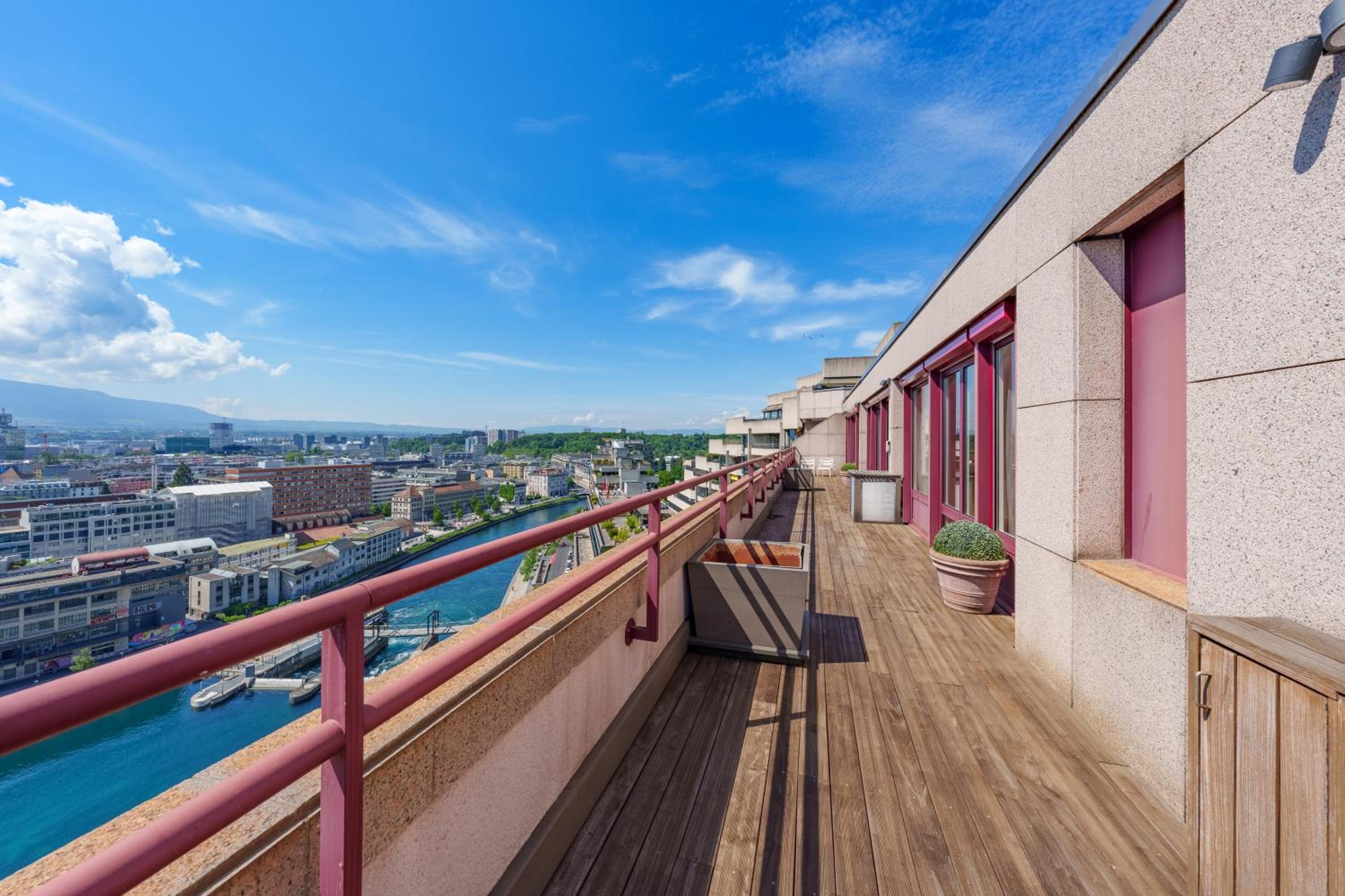 Exclusive 3 Bedroom Luxury penthouse