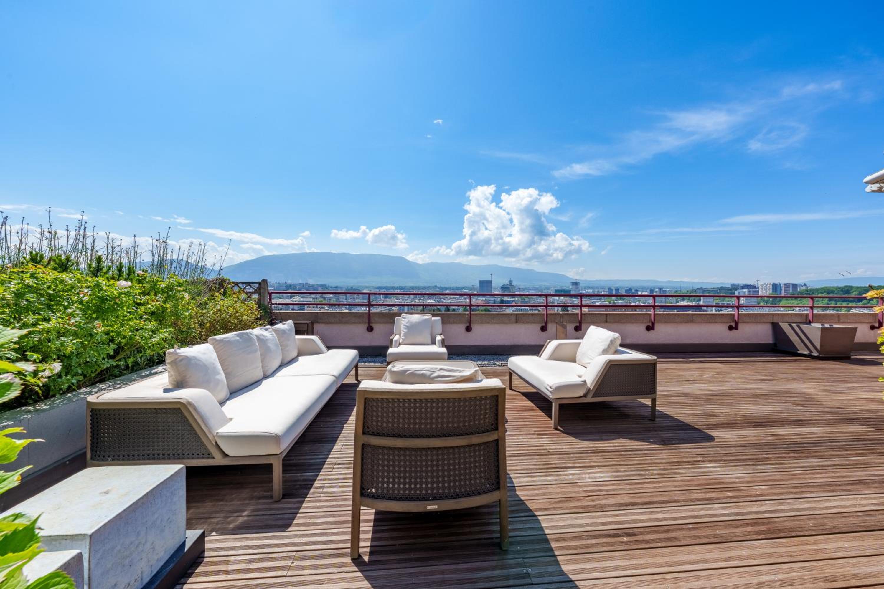 Exclusive 3 Bedroom Luxury penthouse