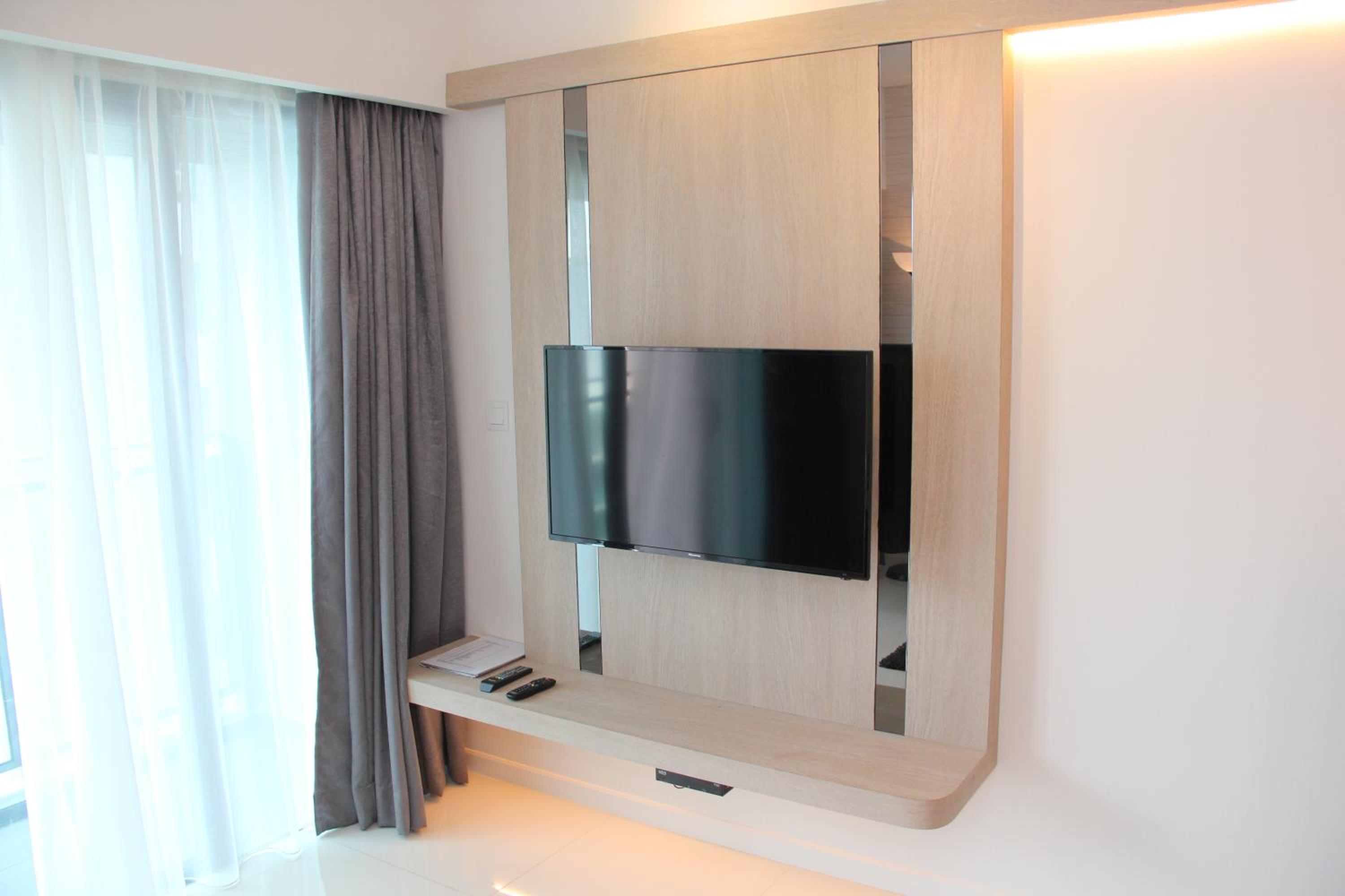 Summer Suites Residences by Subhome