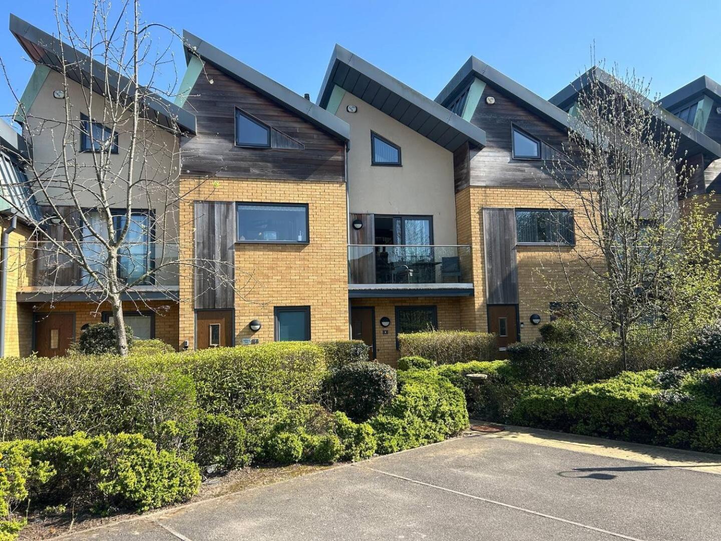 2-Bedroom Modern Home in Historic Lincoln