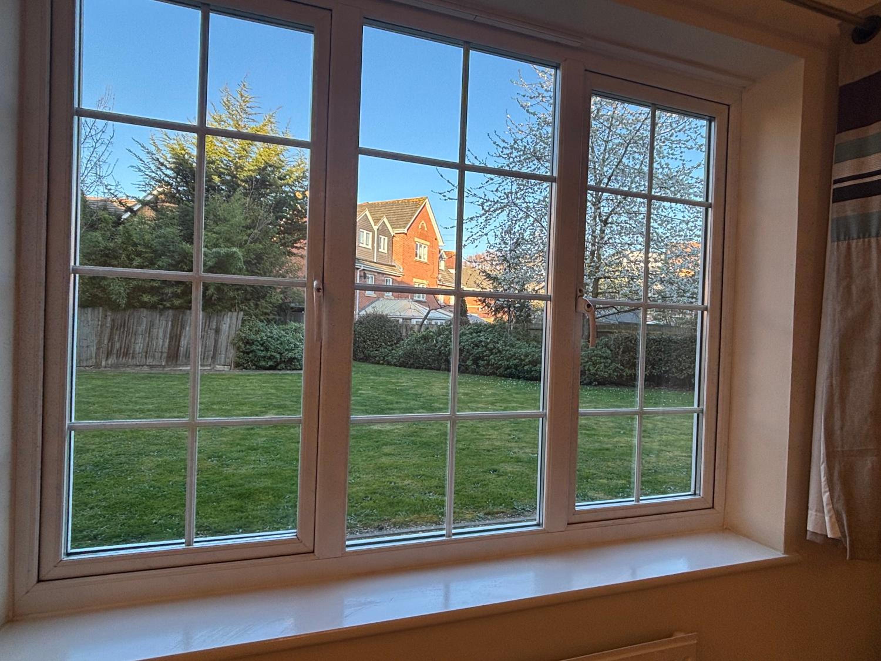 Spacious 2-Bed Family Flat in Wimbledon Near Tube