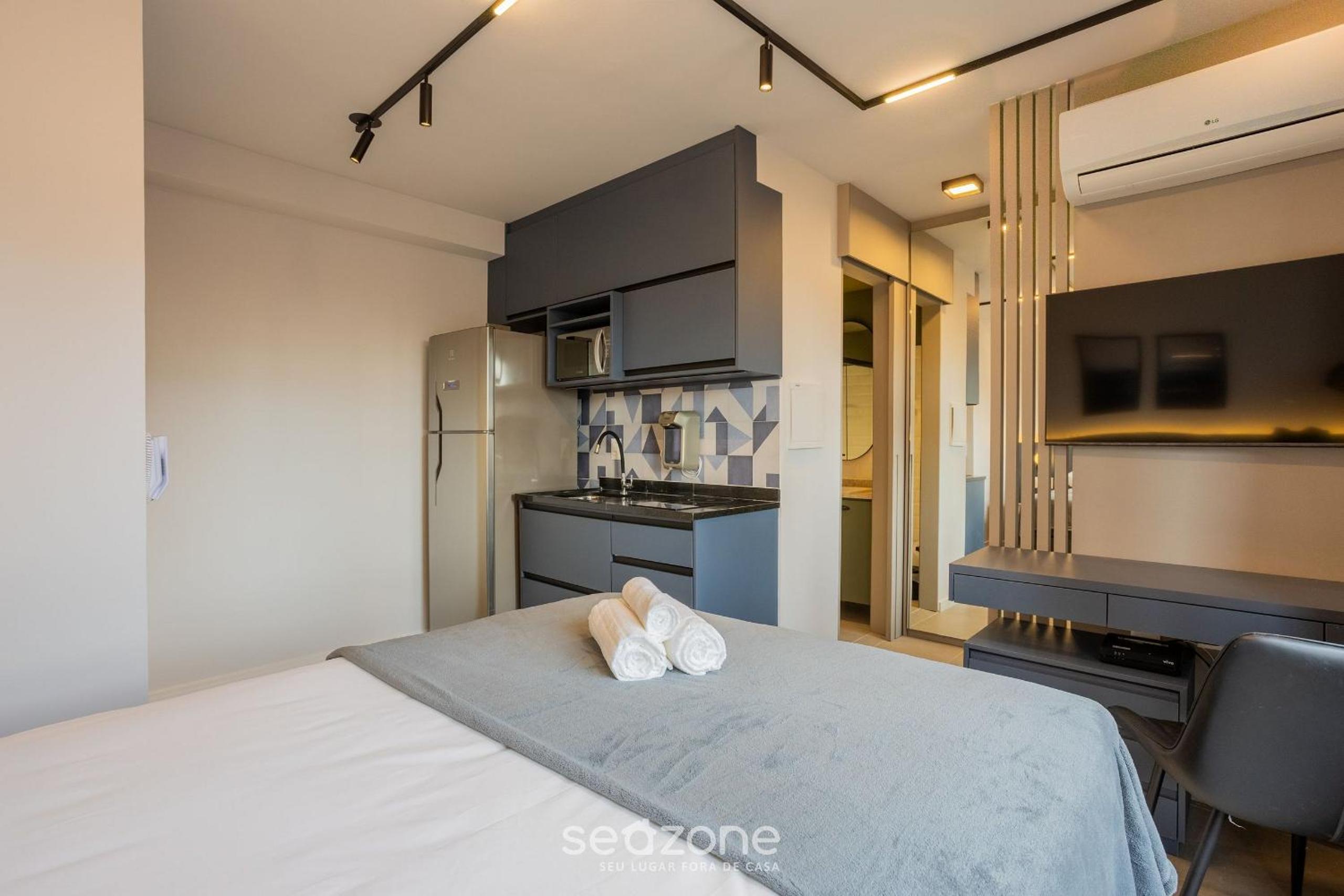 Functional studio near subway | GBA908