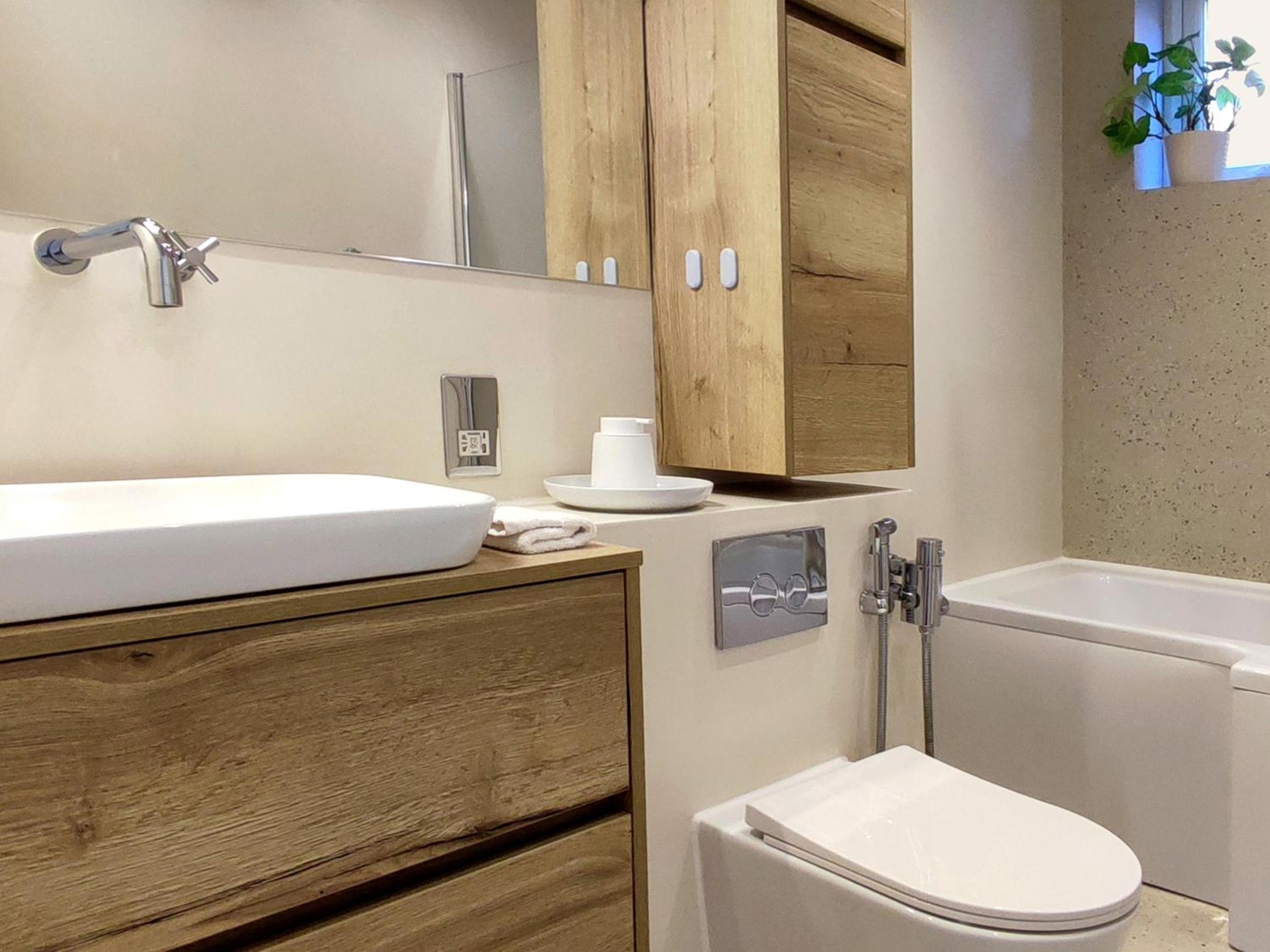 Atelier Verde - A Comfortable Garden Apartment