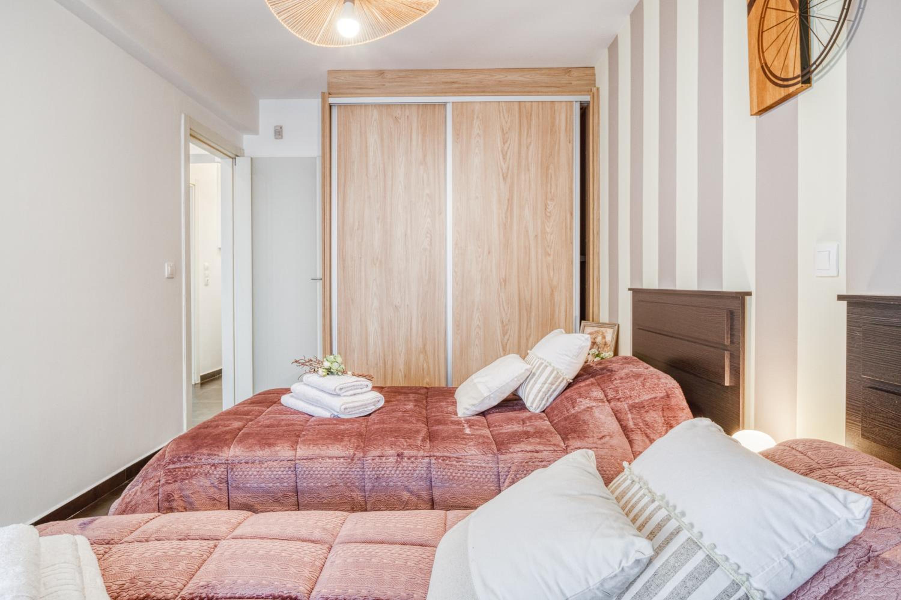 Two bedroom Lux apartment Next to the metro