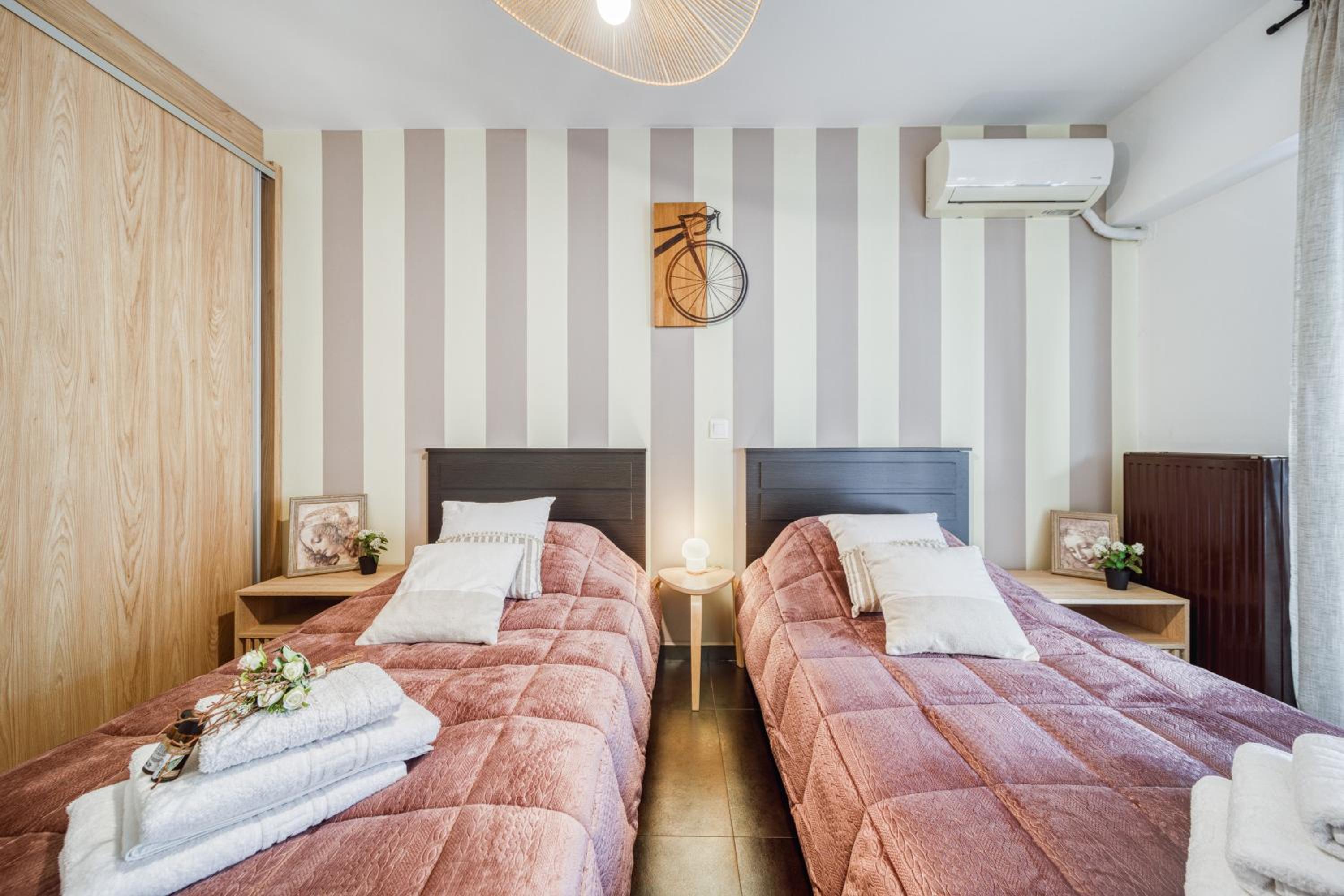 Two bedroom Lux apartment Next to the metro