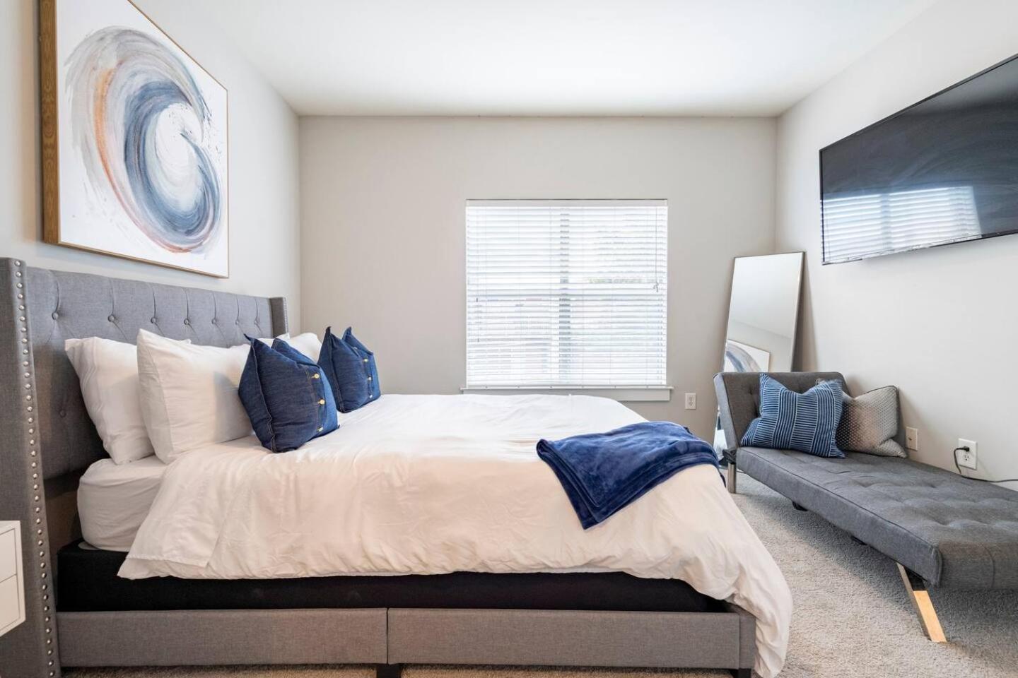 Midtown Escape Inman Park near Mercedes-Benz stadium- Free Parking