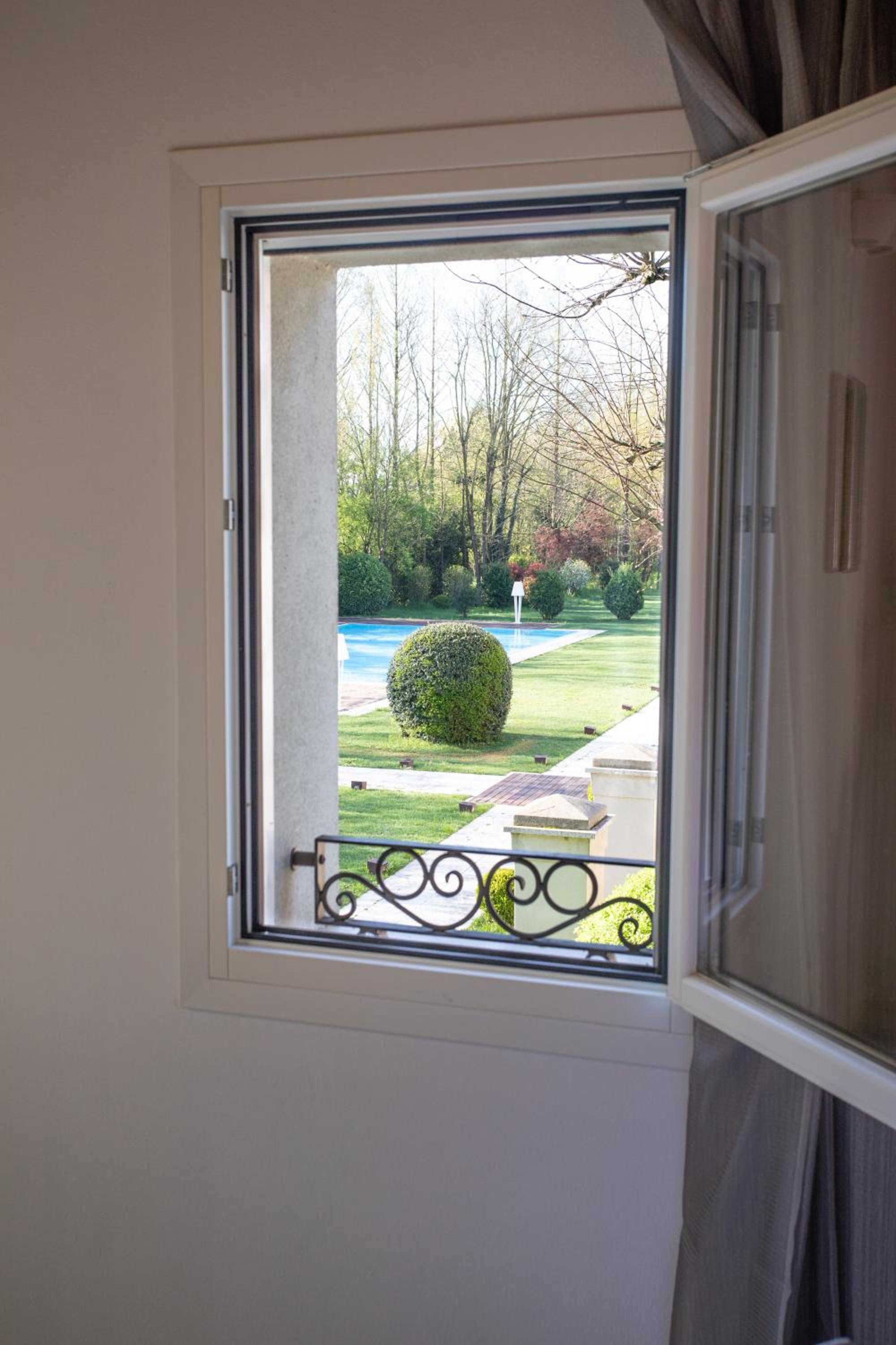 Cattania Suites and Rooms