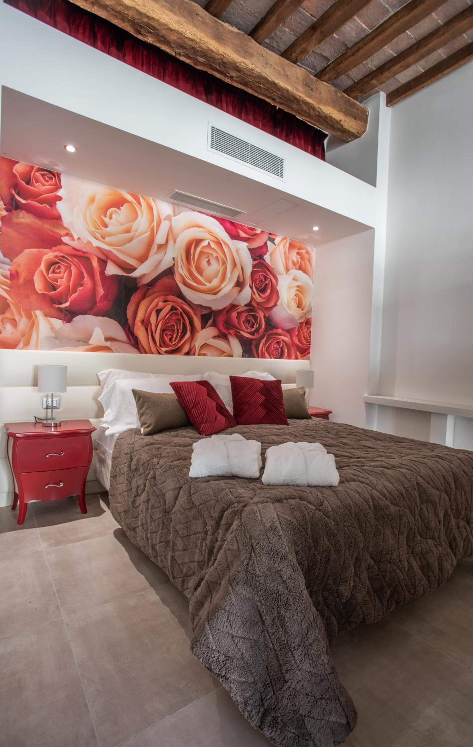 Cattania Suites and Rooms