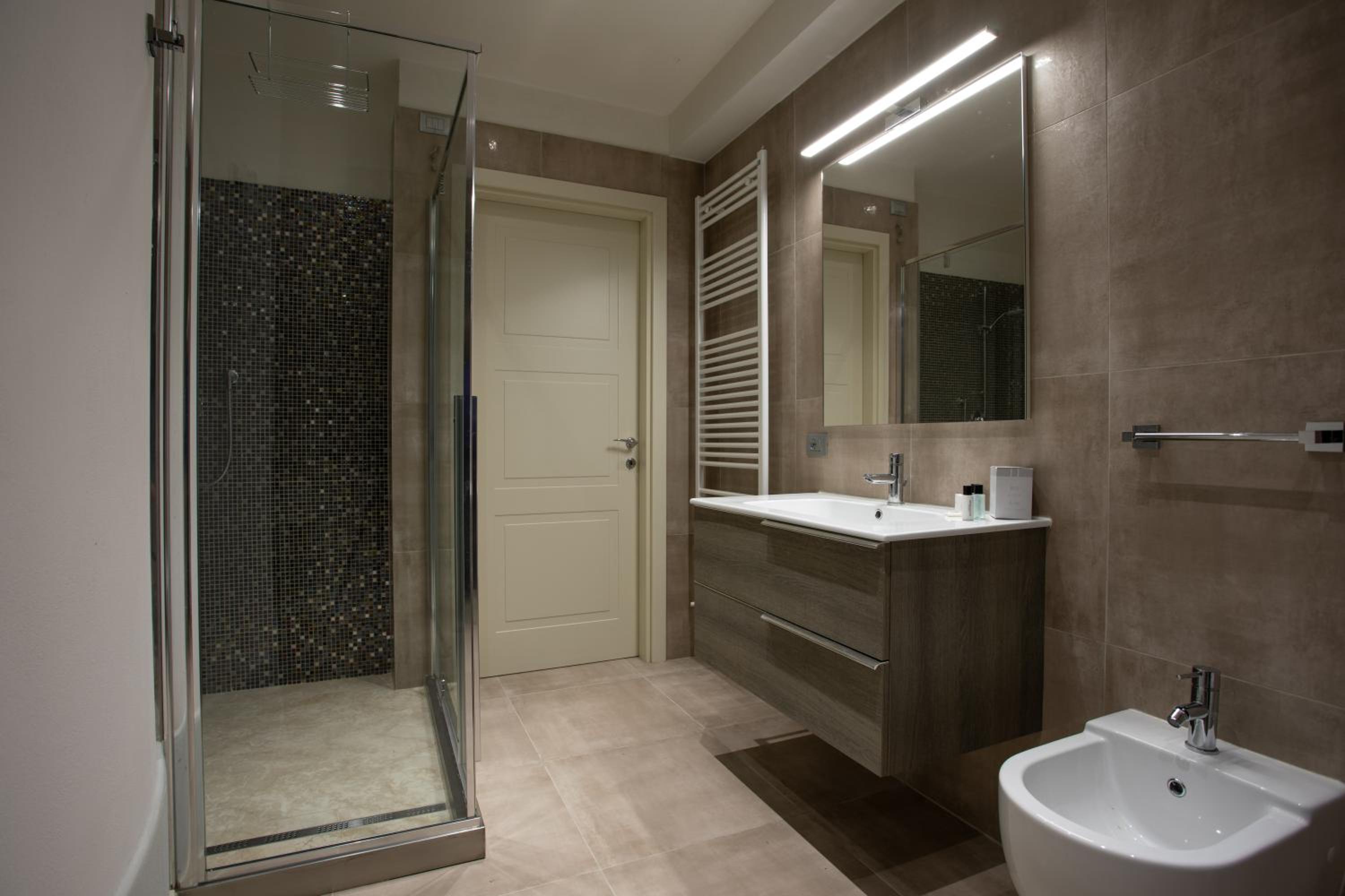 Cattania Suites and Rooms