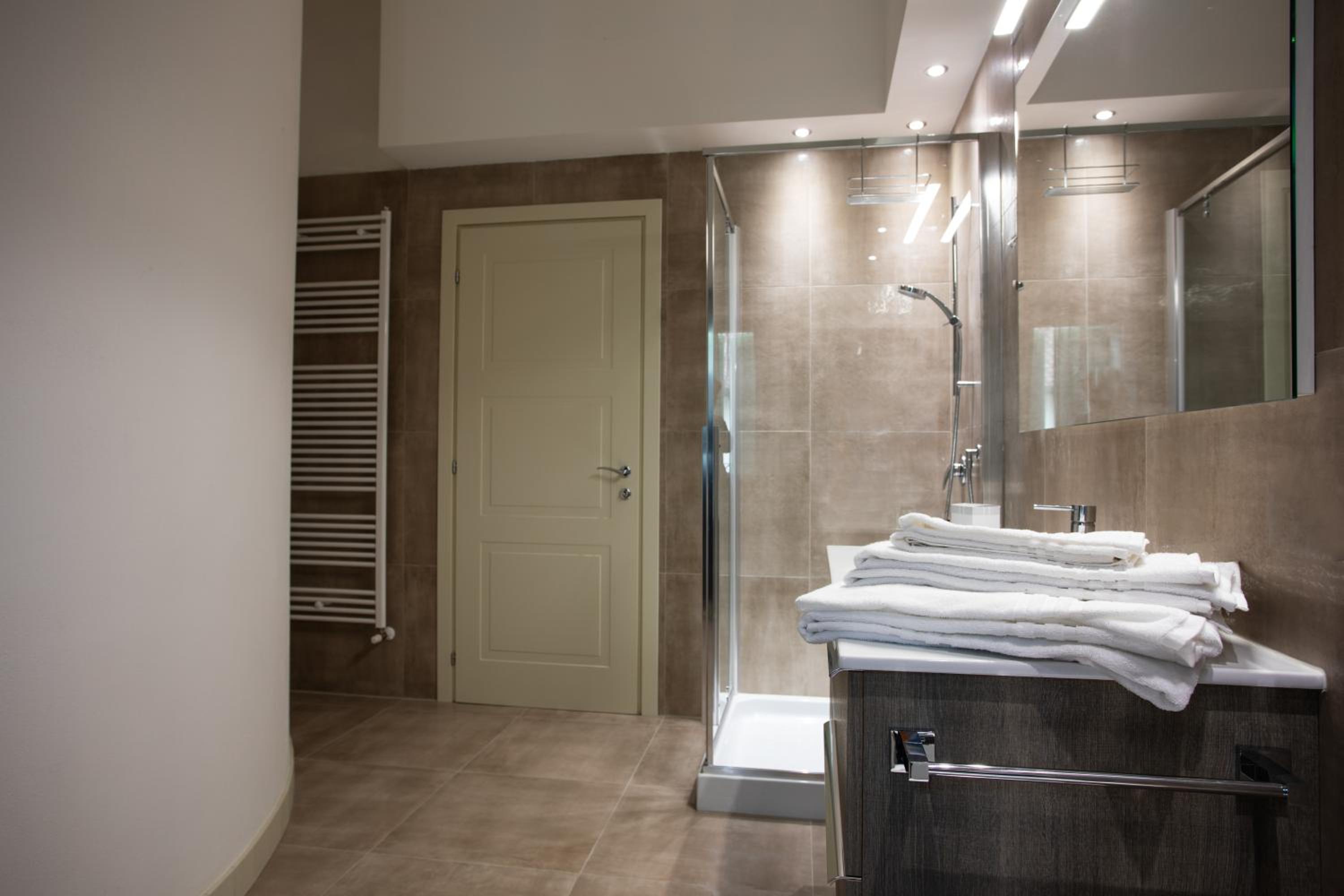 Cattania Suites and Rooms
