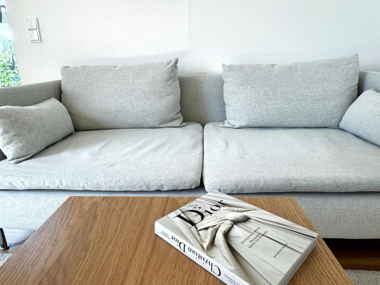 HolidayHome Apartments I Airport Deluxe Condo with Terrace