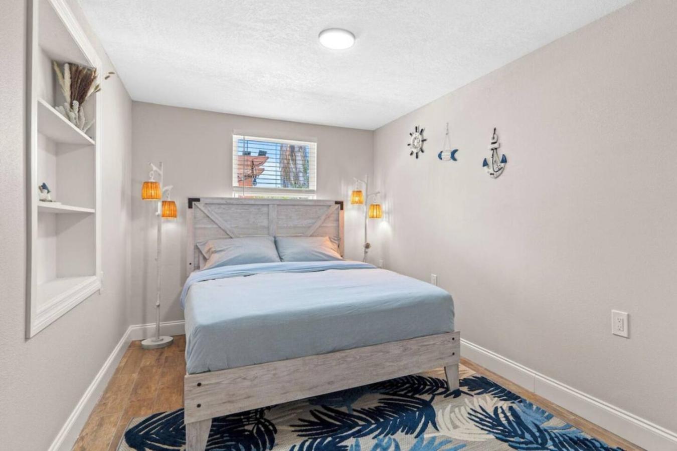 Villa Walk to Beach, Pool & Games Great for Family Vacations