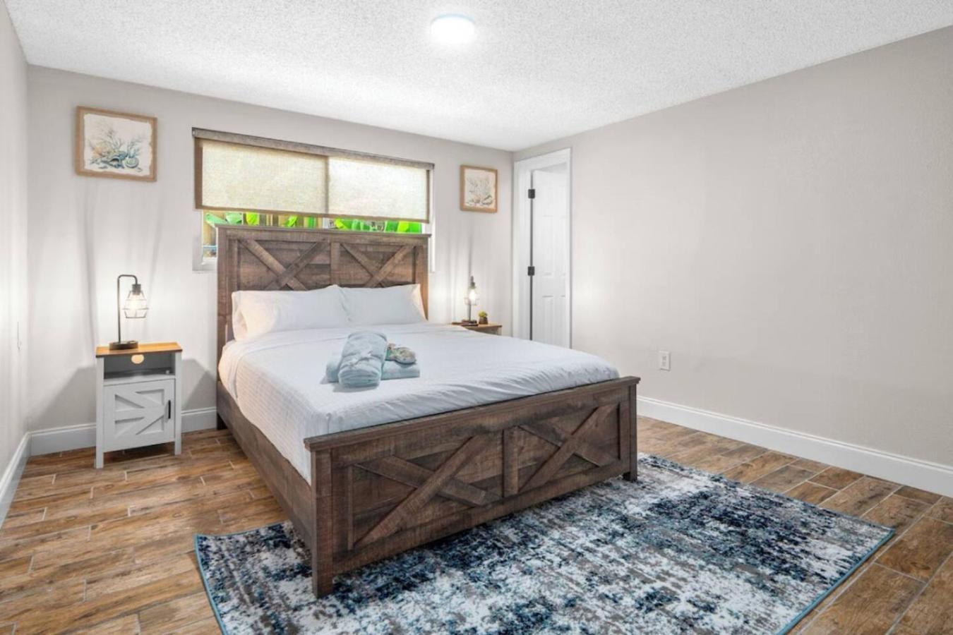 Villa Walk to Beach, Pool & Games Great for Family Vacations